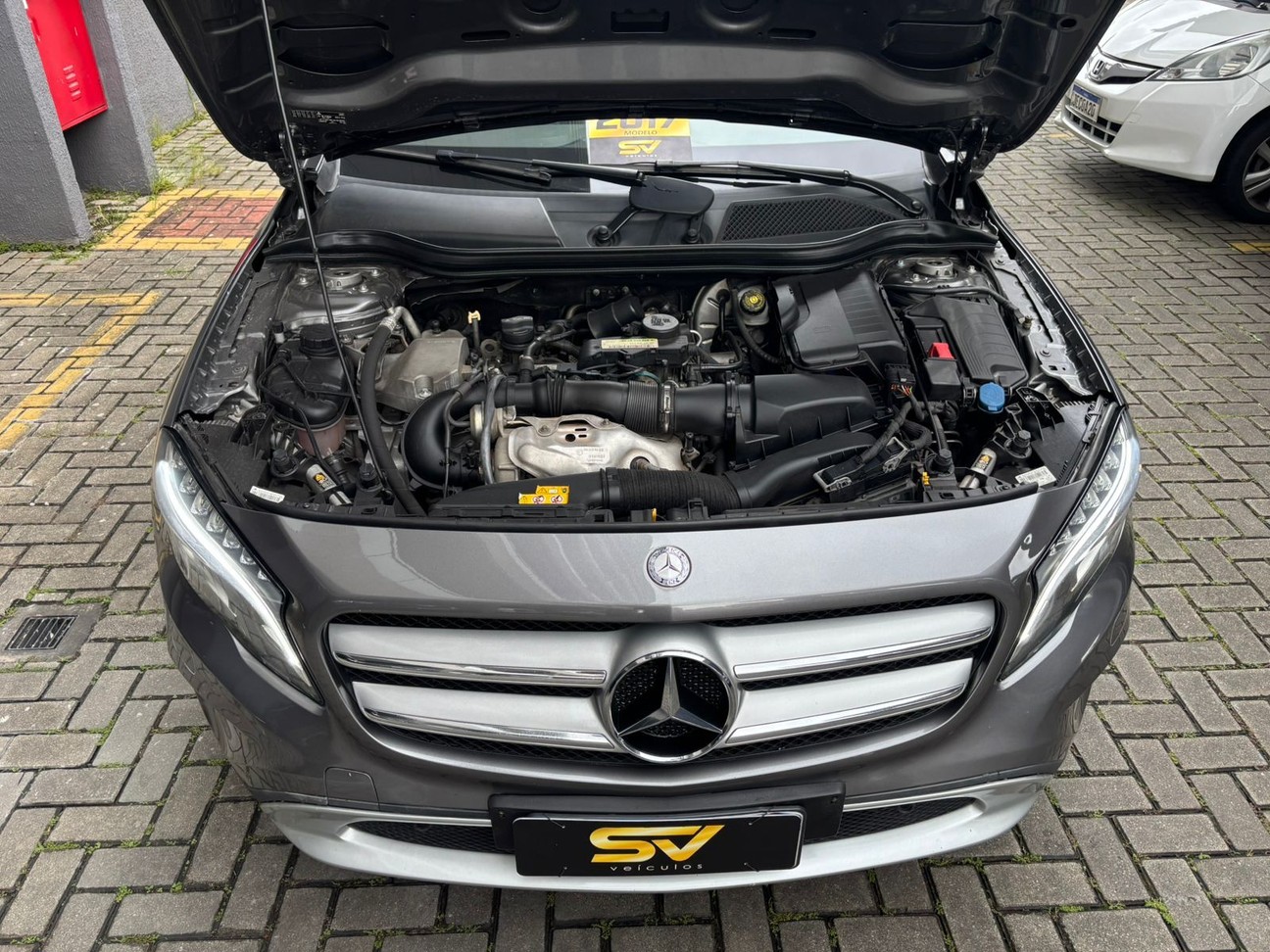 MERCEDES-BENZ GLA 250