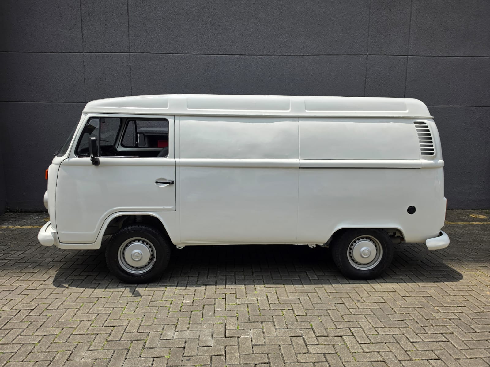 VOLKSWAGEN KOMBI
