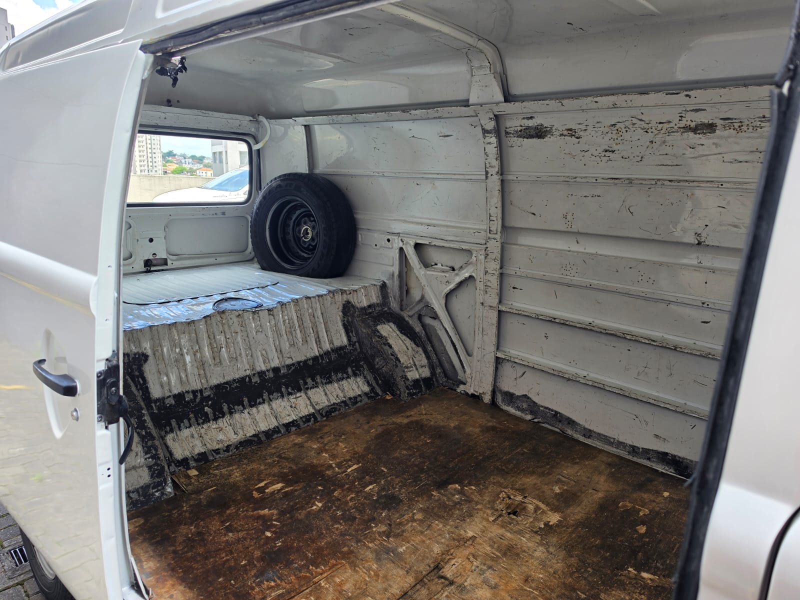 VOLKSWAGEN KOMBI