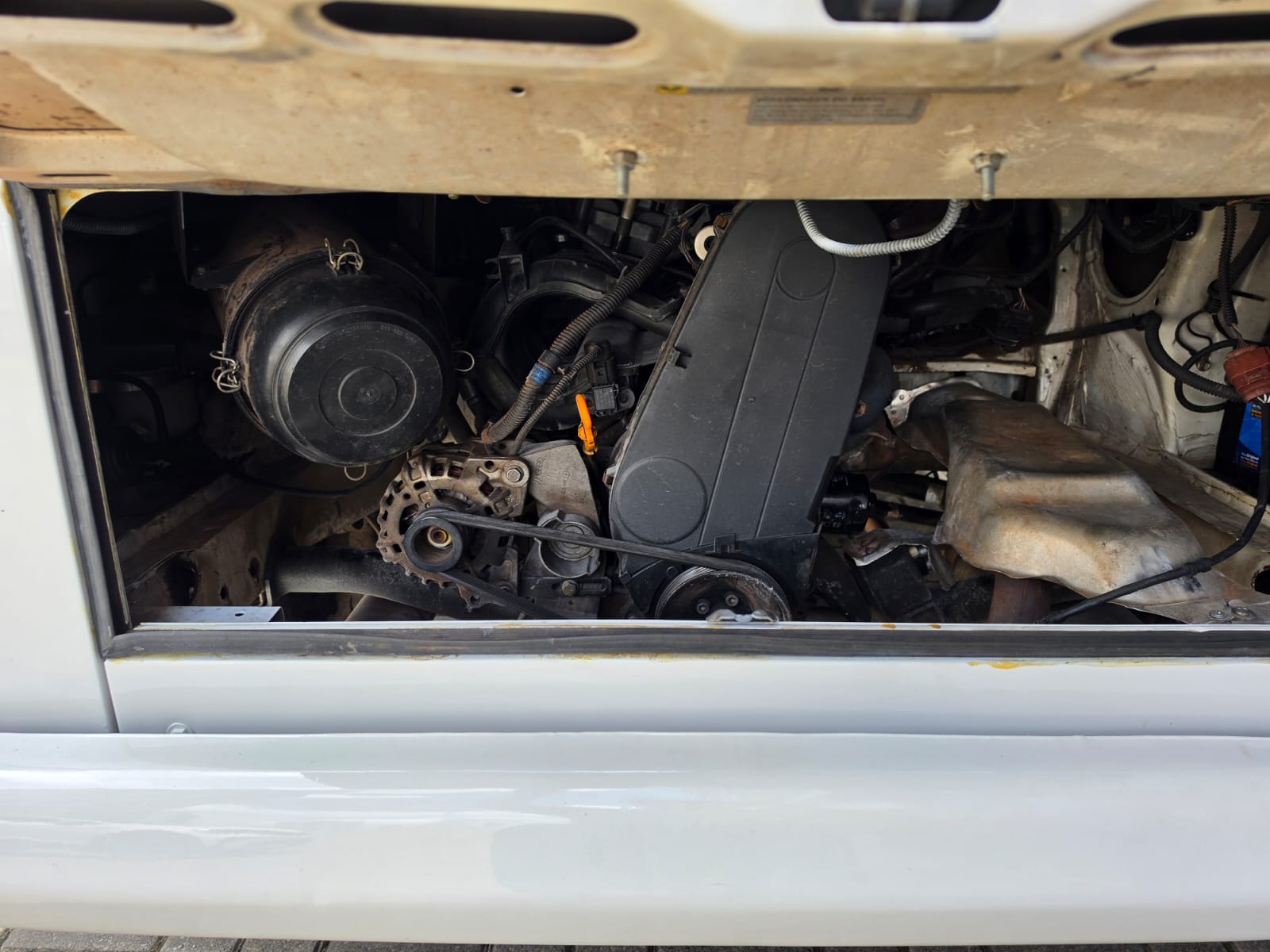 VOLKSWAGEN KOMBI