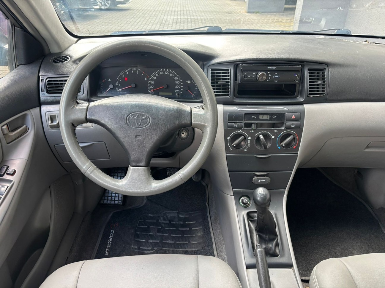 TOYOTA COROLLA