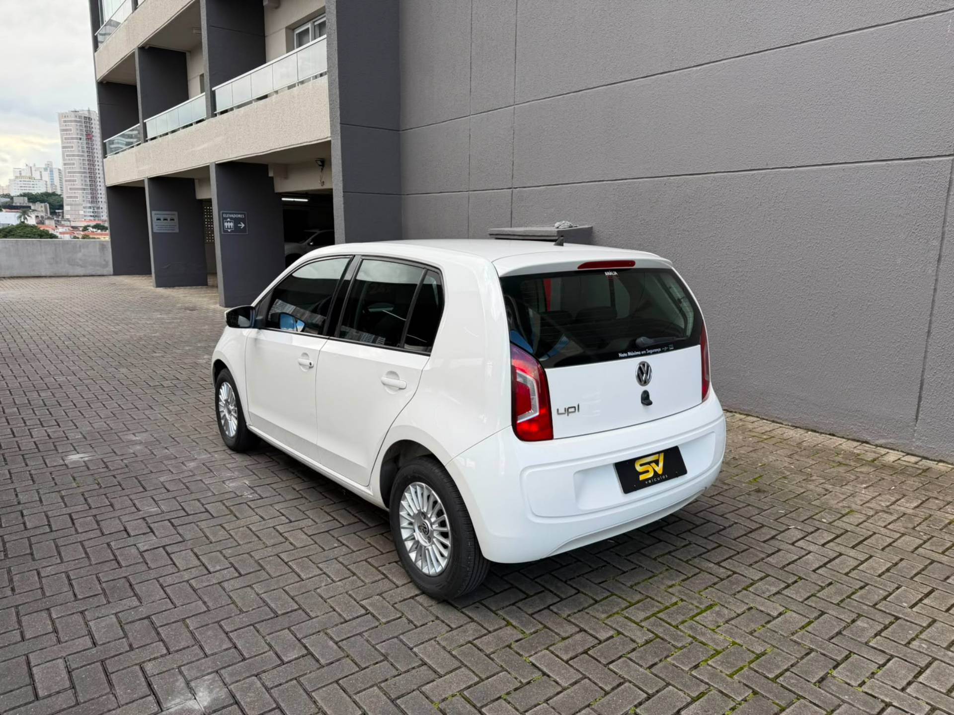 VOLKSWAGEN UP