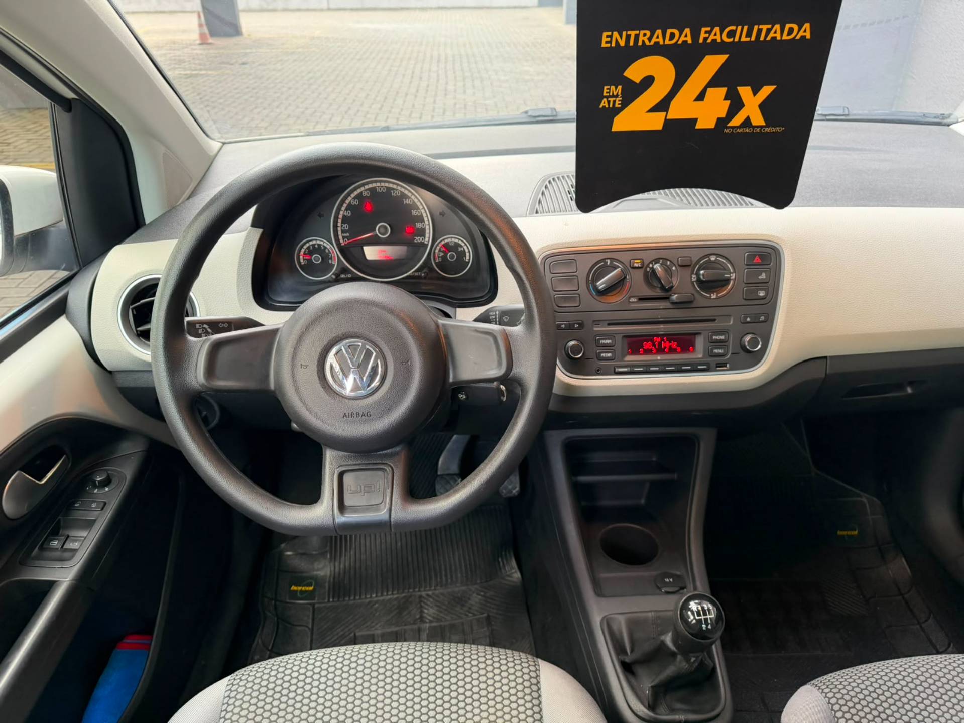 VOLKSWAGEN UP