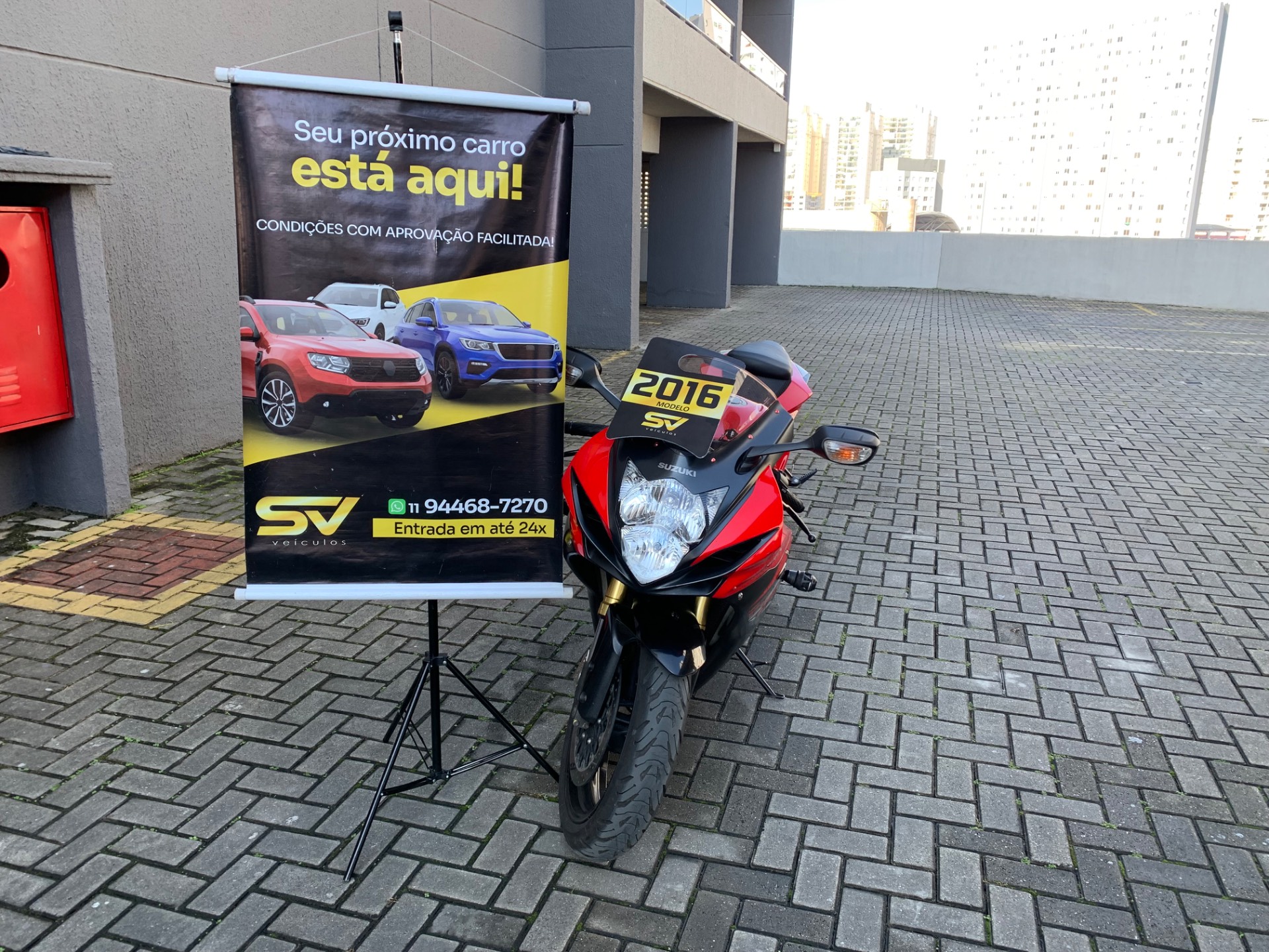 SUZUKI GSX R750