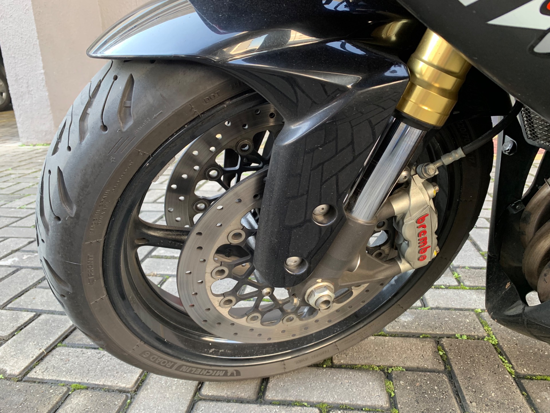 SUZUKI GSX R750