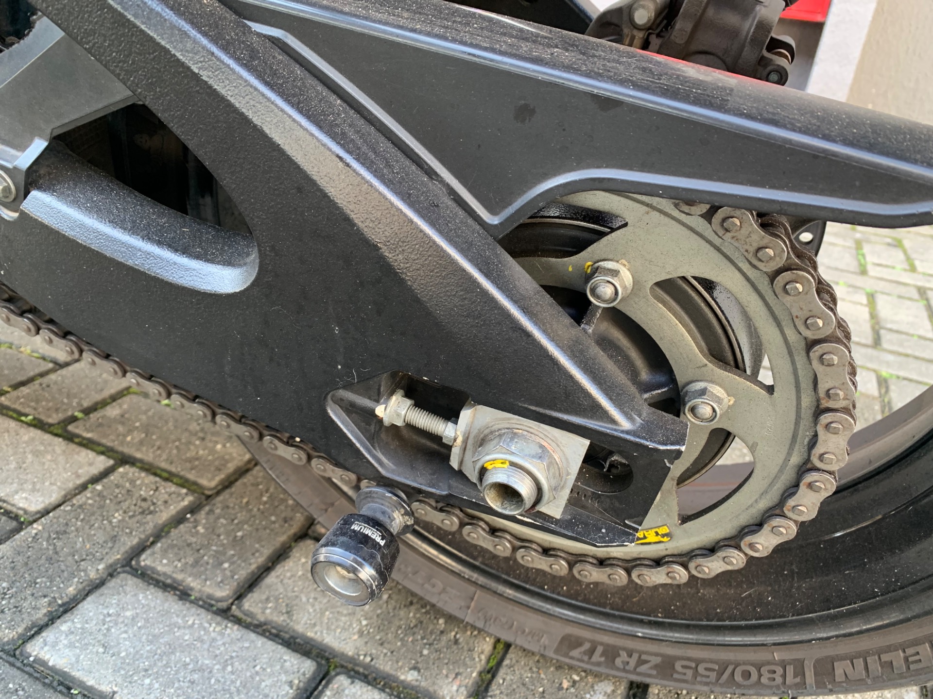 SUZUKI GSX R750