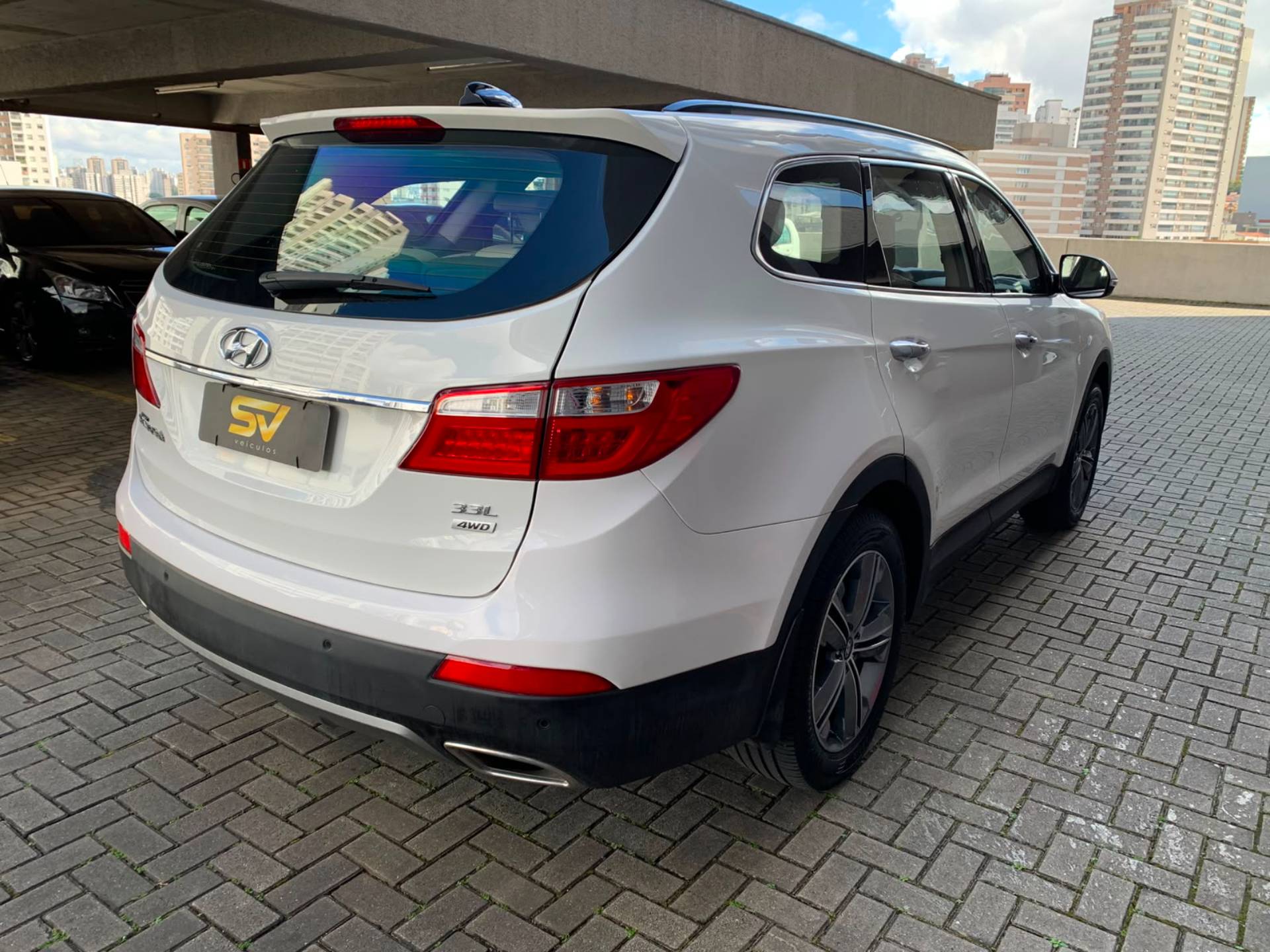 HYUNDAI GRAND SANTA FE