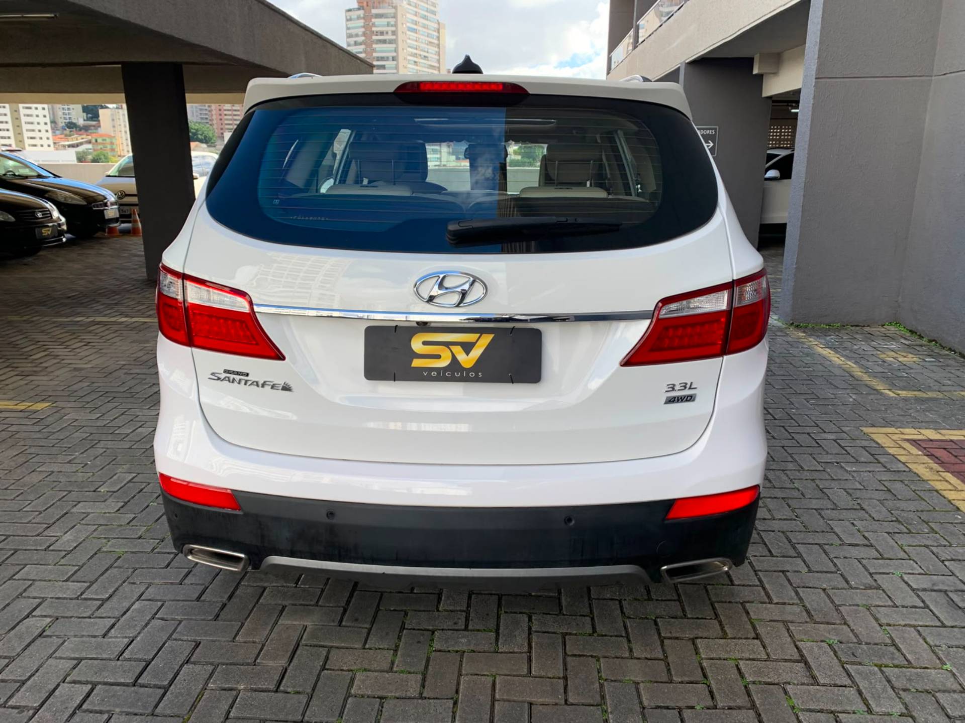 HYUNDAI GRAND SANTA FE