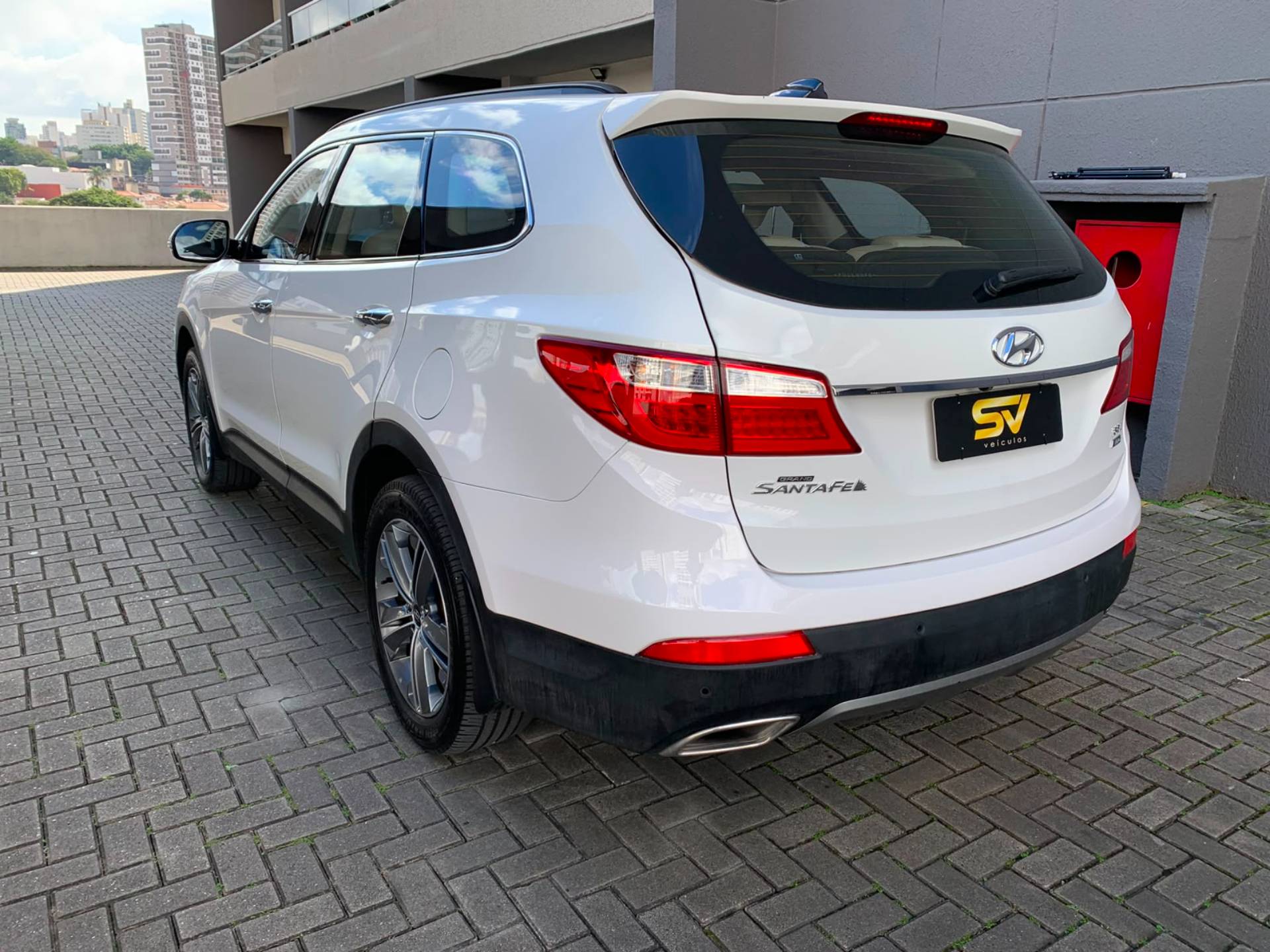 HYUNDAI GRAND SANTA FE