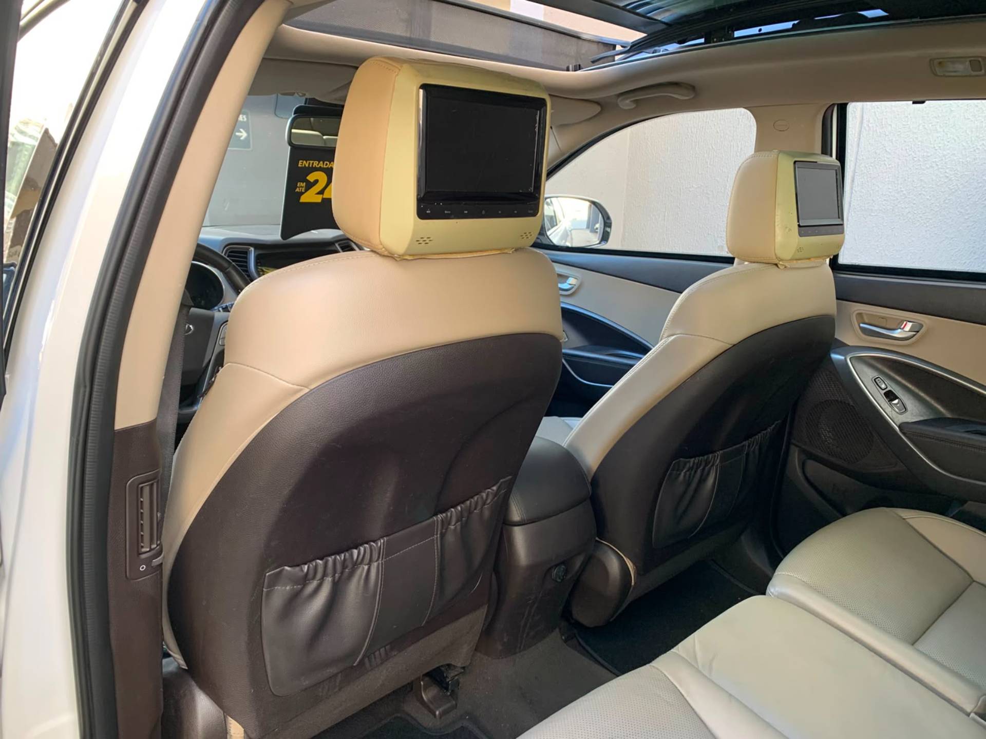 HYUNDAI GRAND SANTA FE