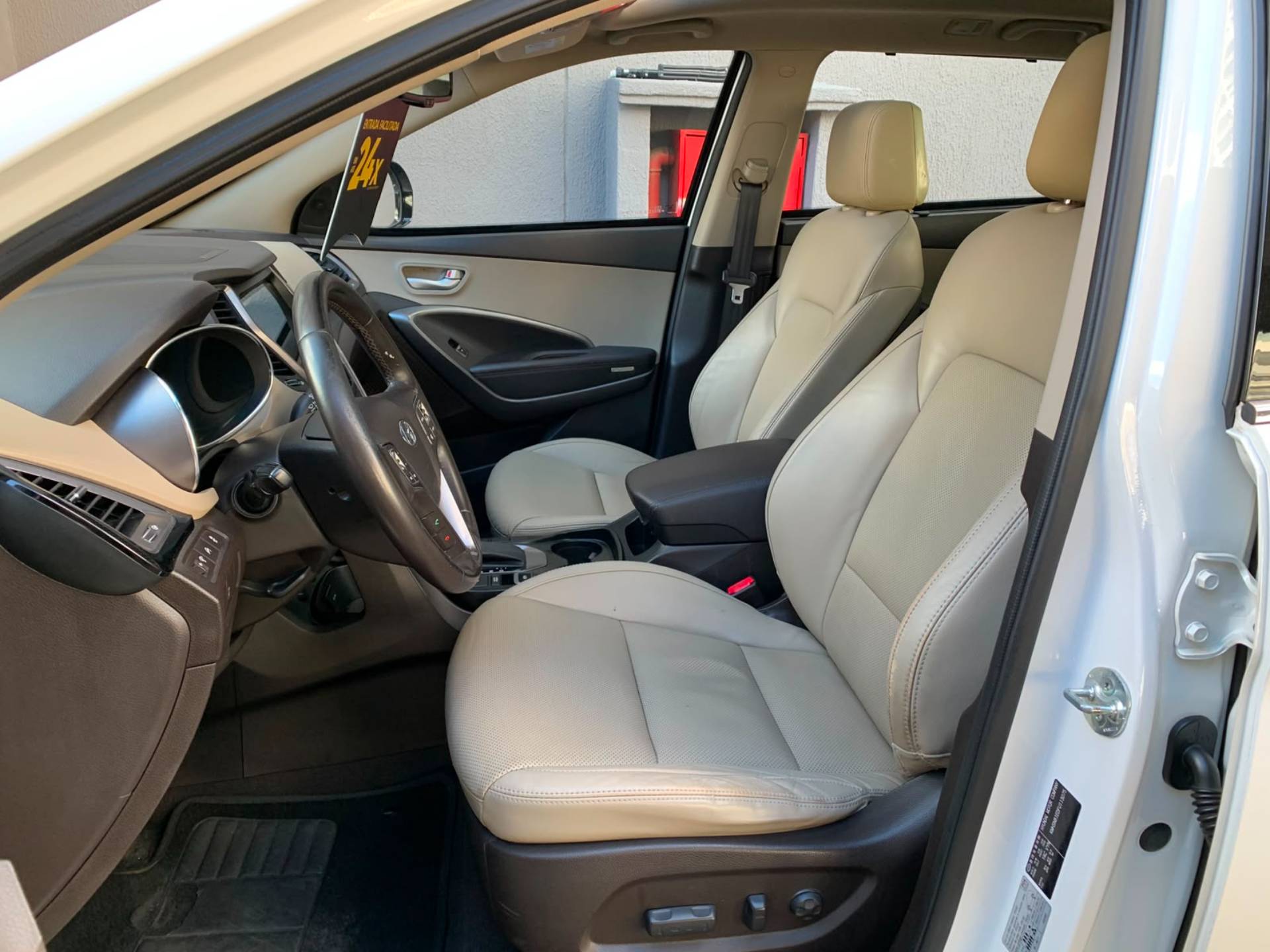 HYUNDAI GRAND SANTA FE