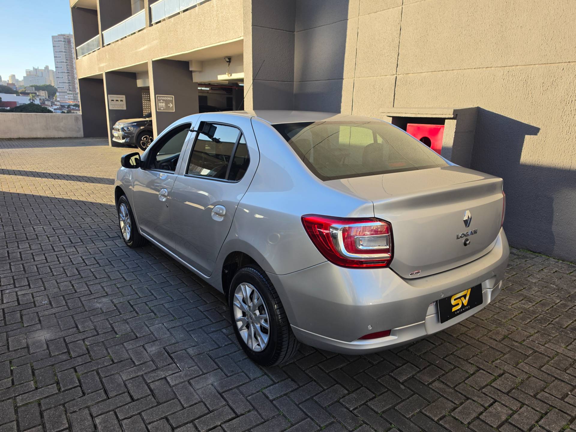 RENAULT LOGAN