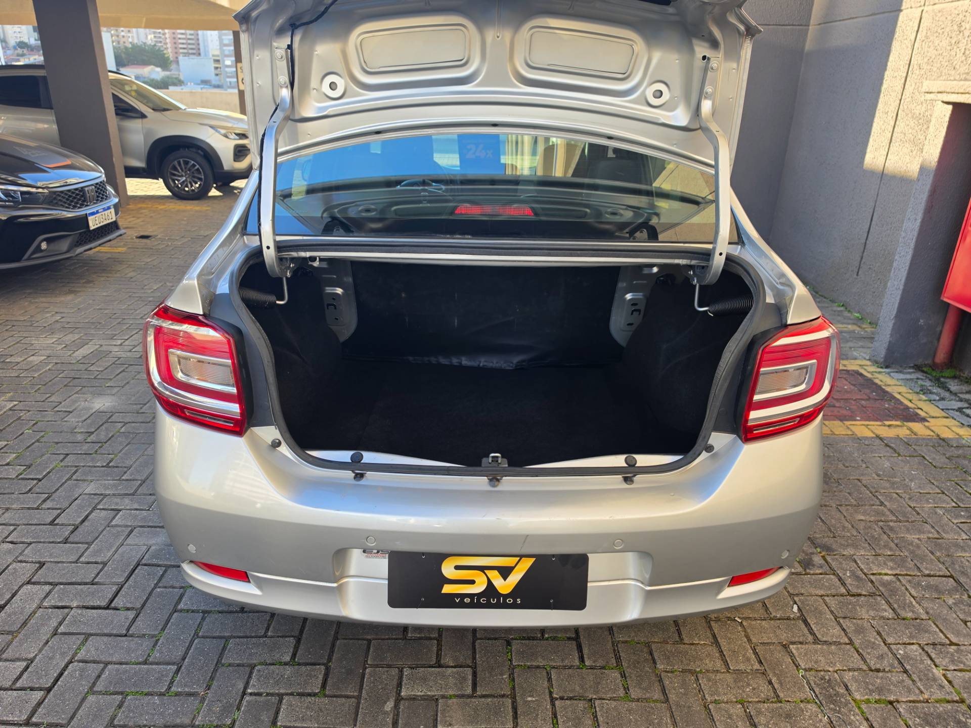 RENAULT LOGAN