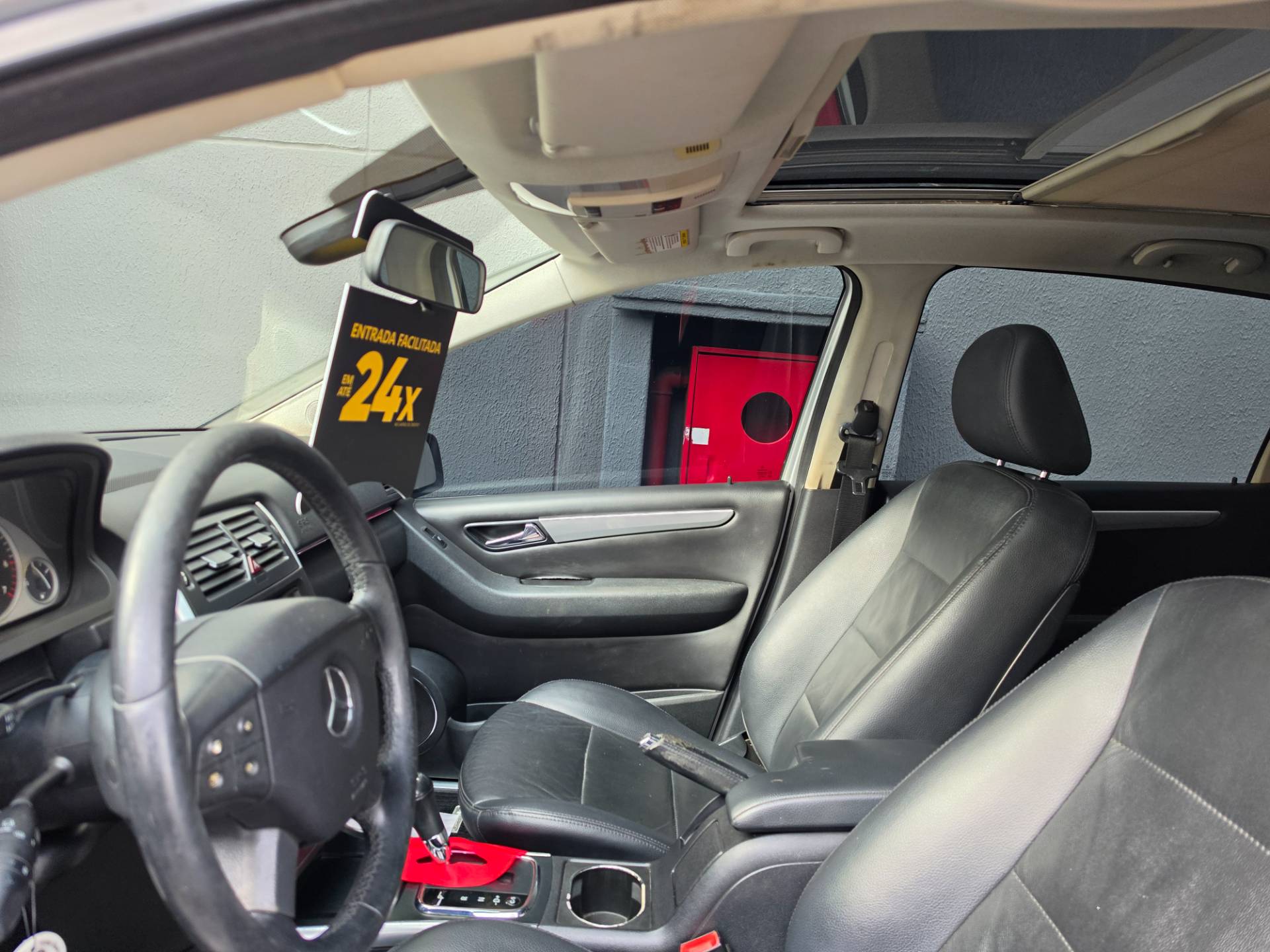 MERCEDES-BENZ B 180