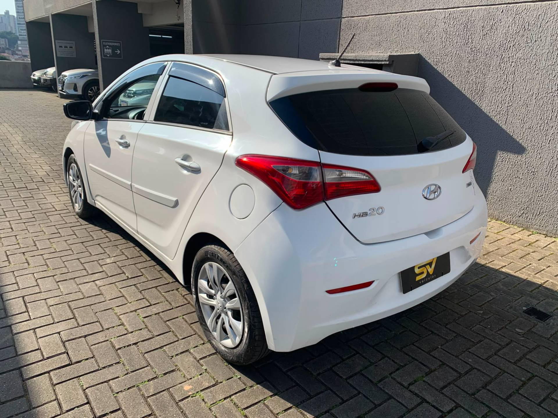 HYUNDAI HB20