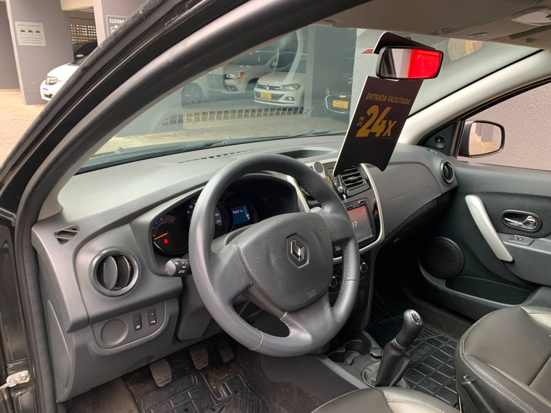 RENAULT SANDERO