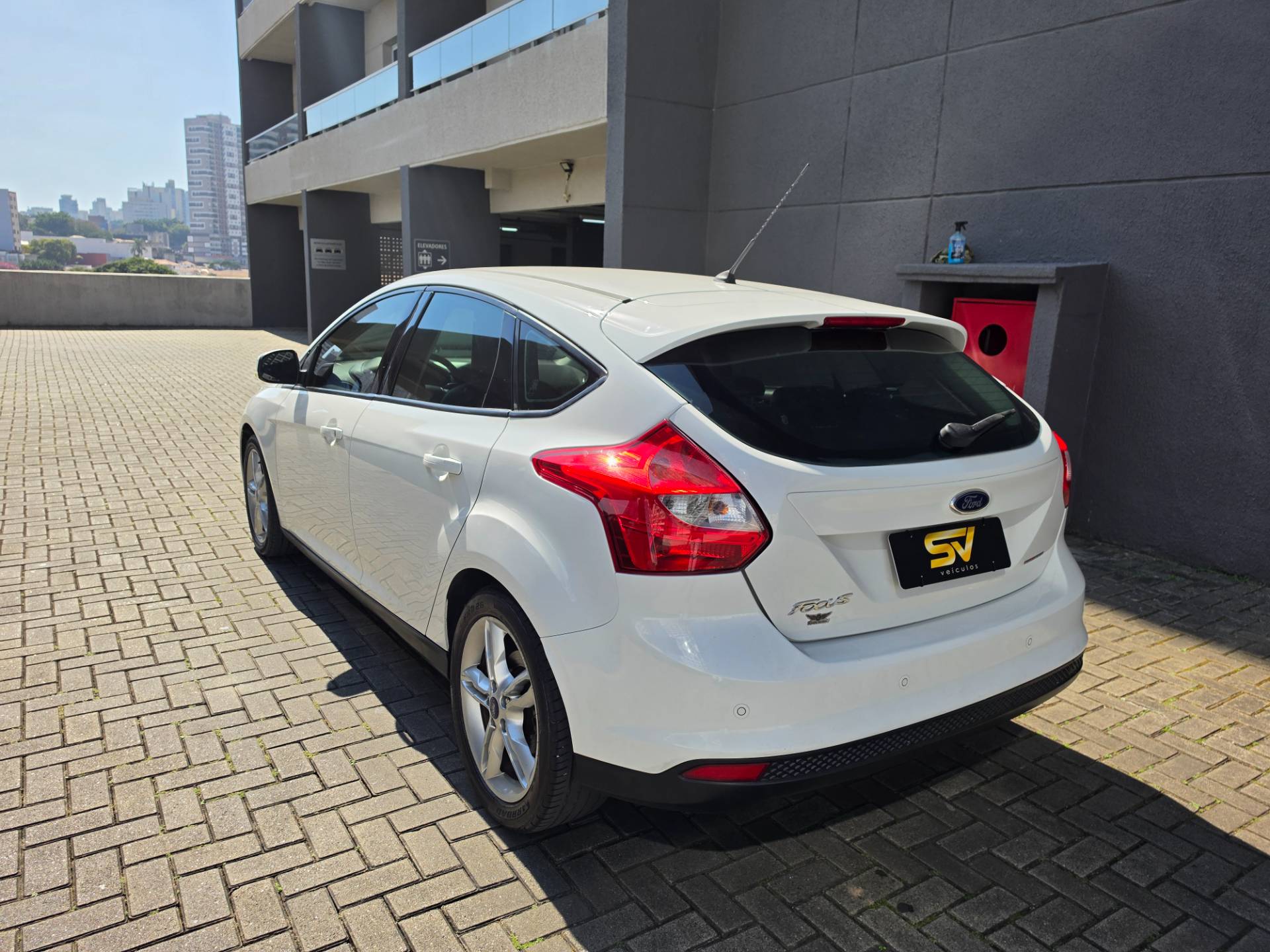 FORD FOCUS