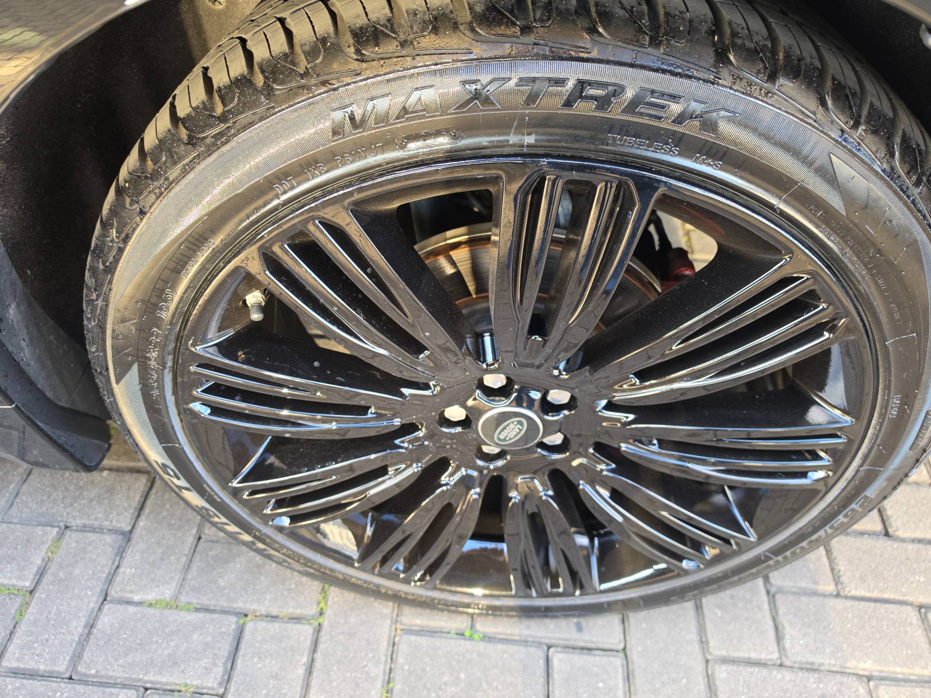 LAND ROVER RANGE ROVER VELAR