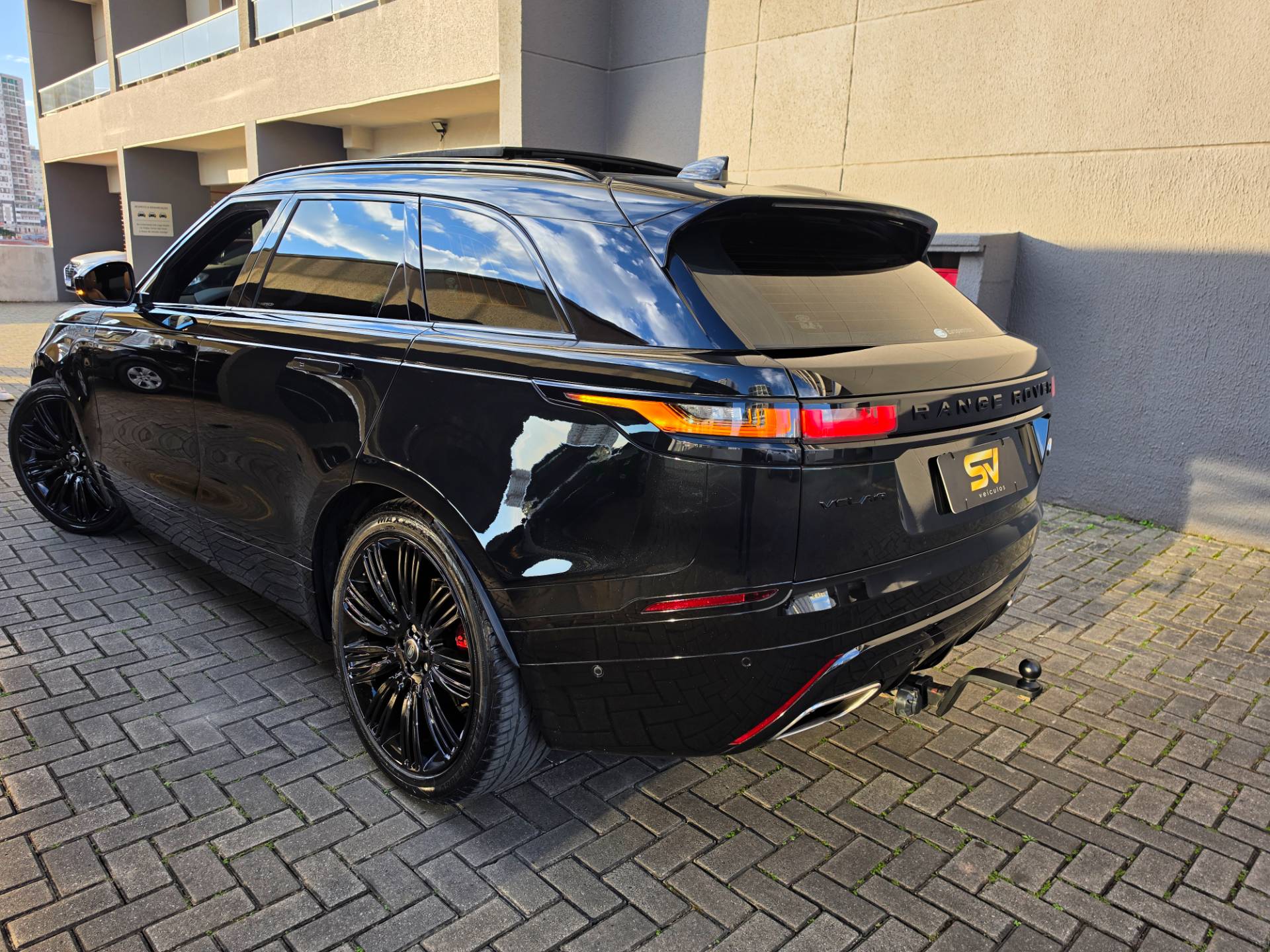 LAND ROVER RANGE ROVER VELAR