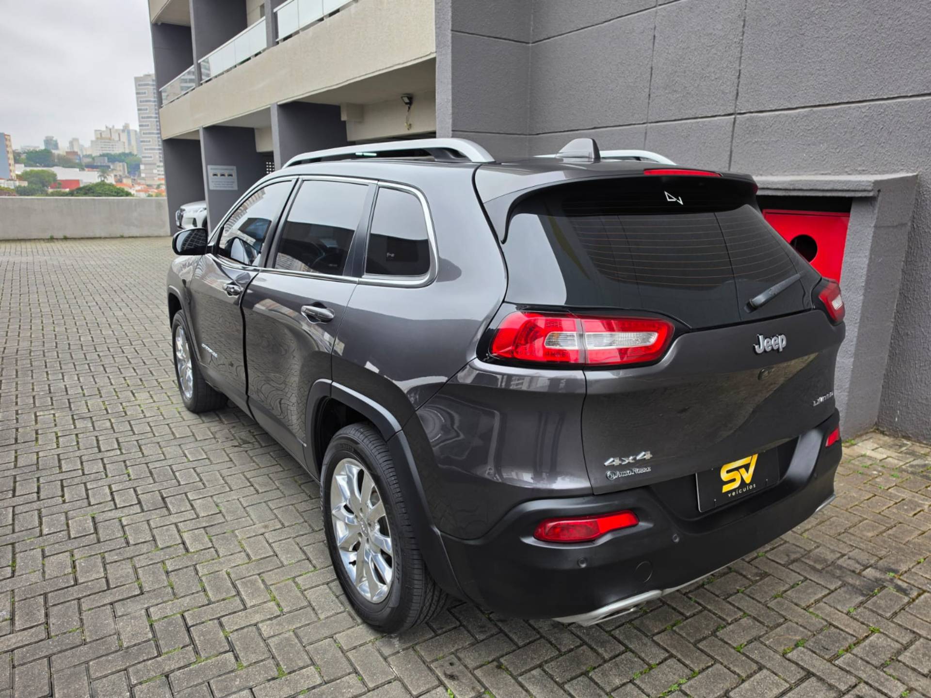 JEEP CHEROKEE