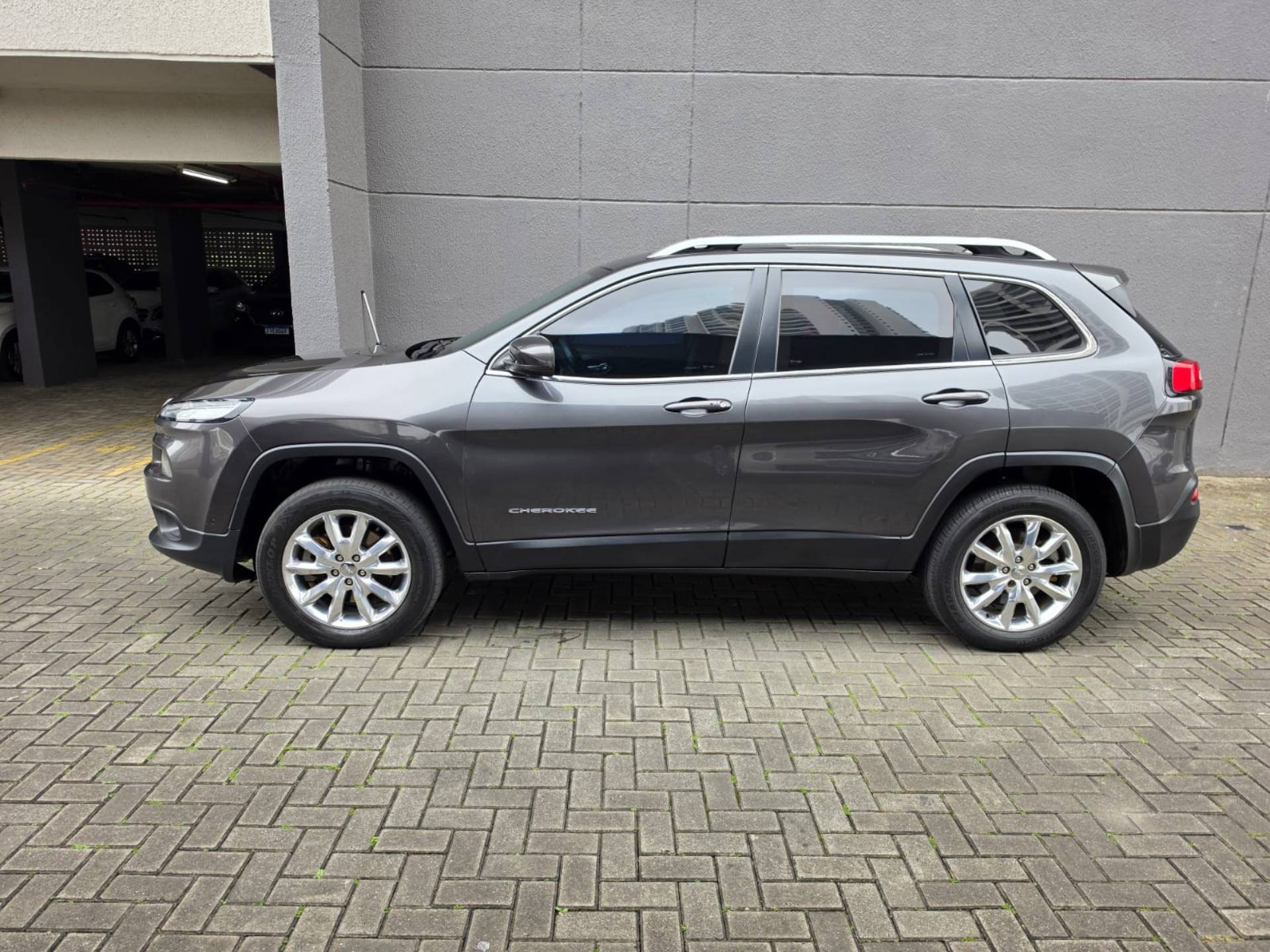 JEEP CHEROKEE