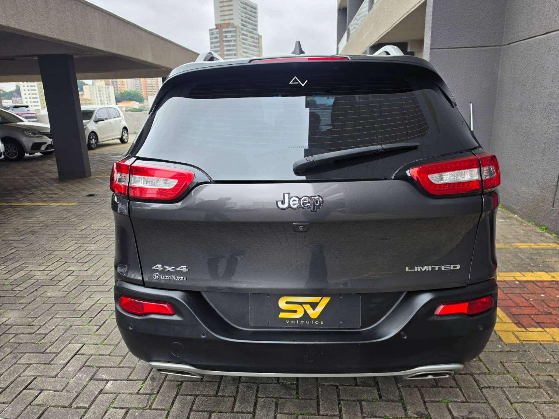 JEEP CHEROKEE