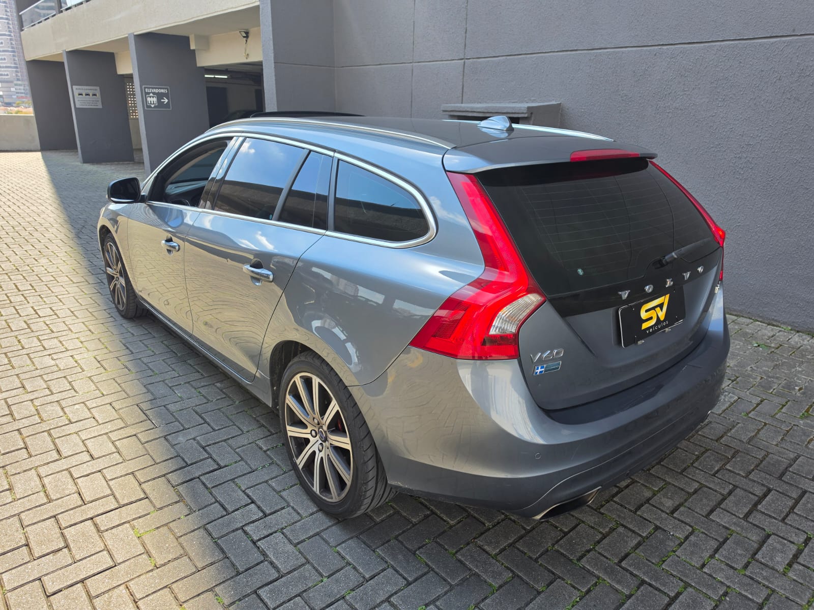 VOLVO V60