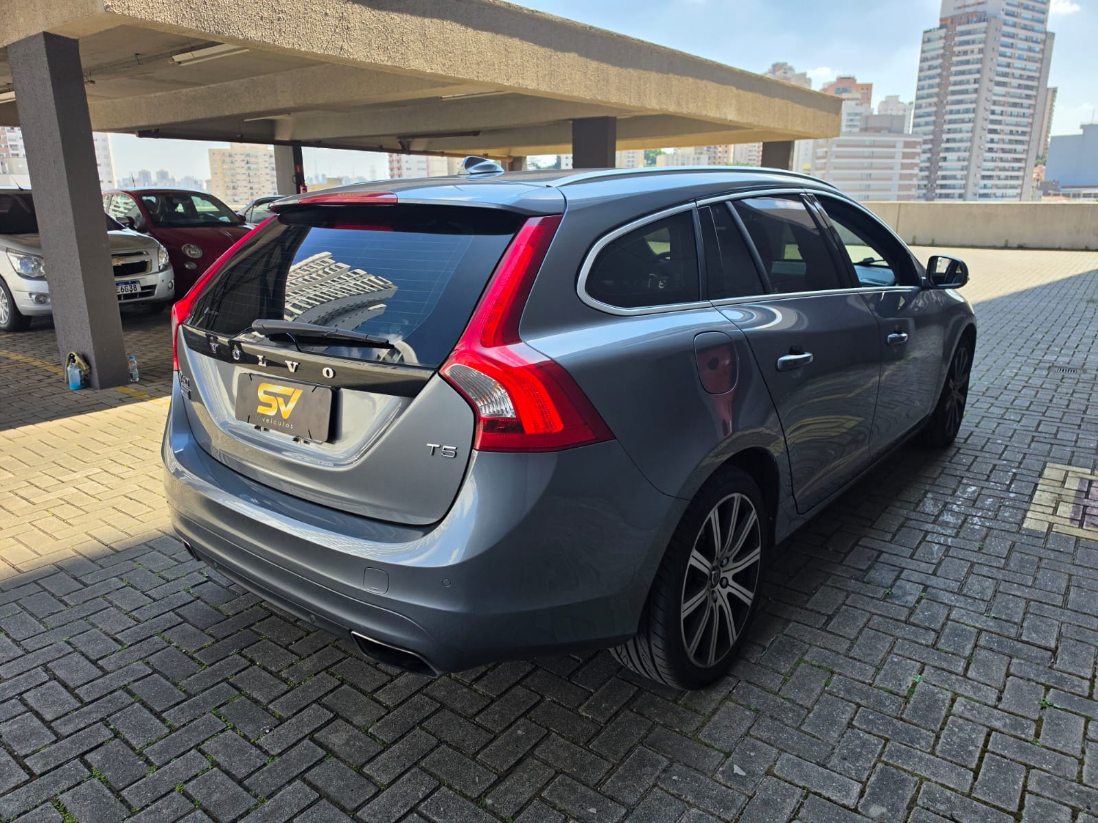 VOLVO V60