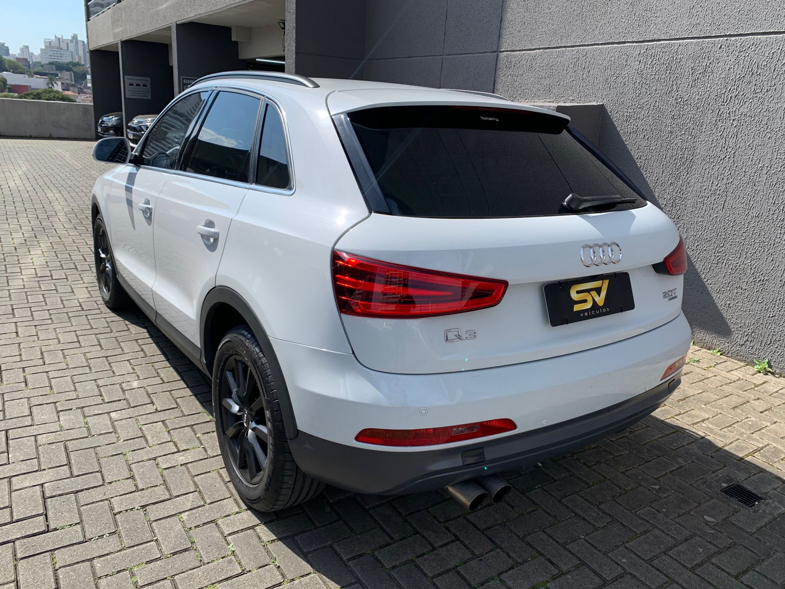 AUDI Q3