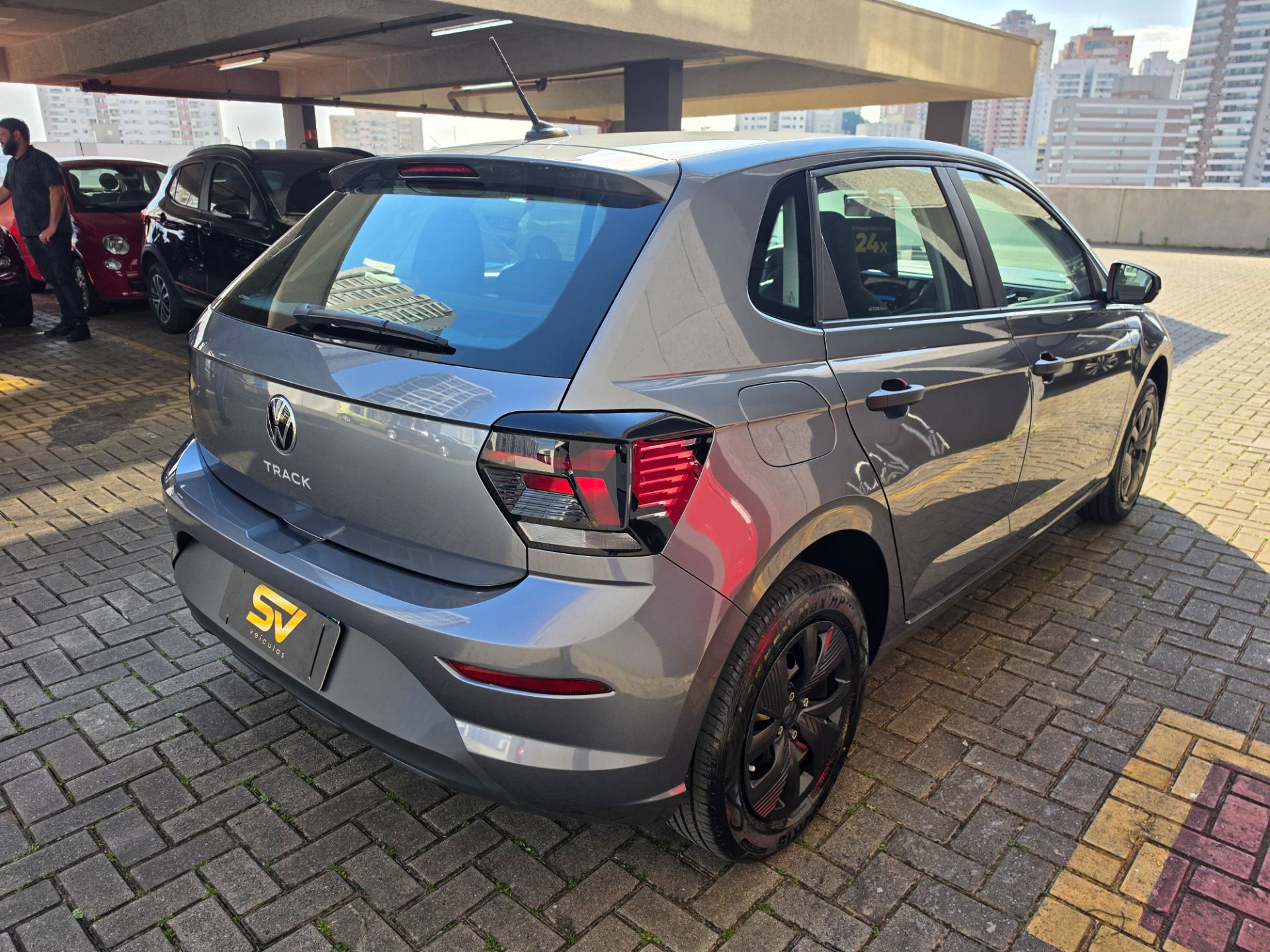 VOLKSWAGEN POLO