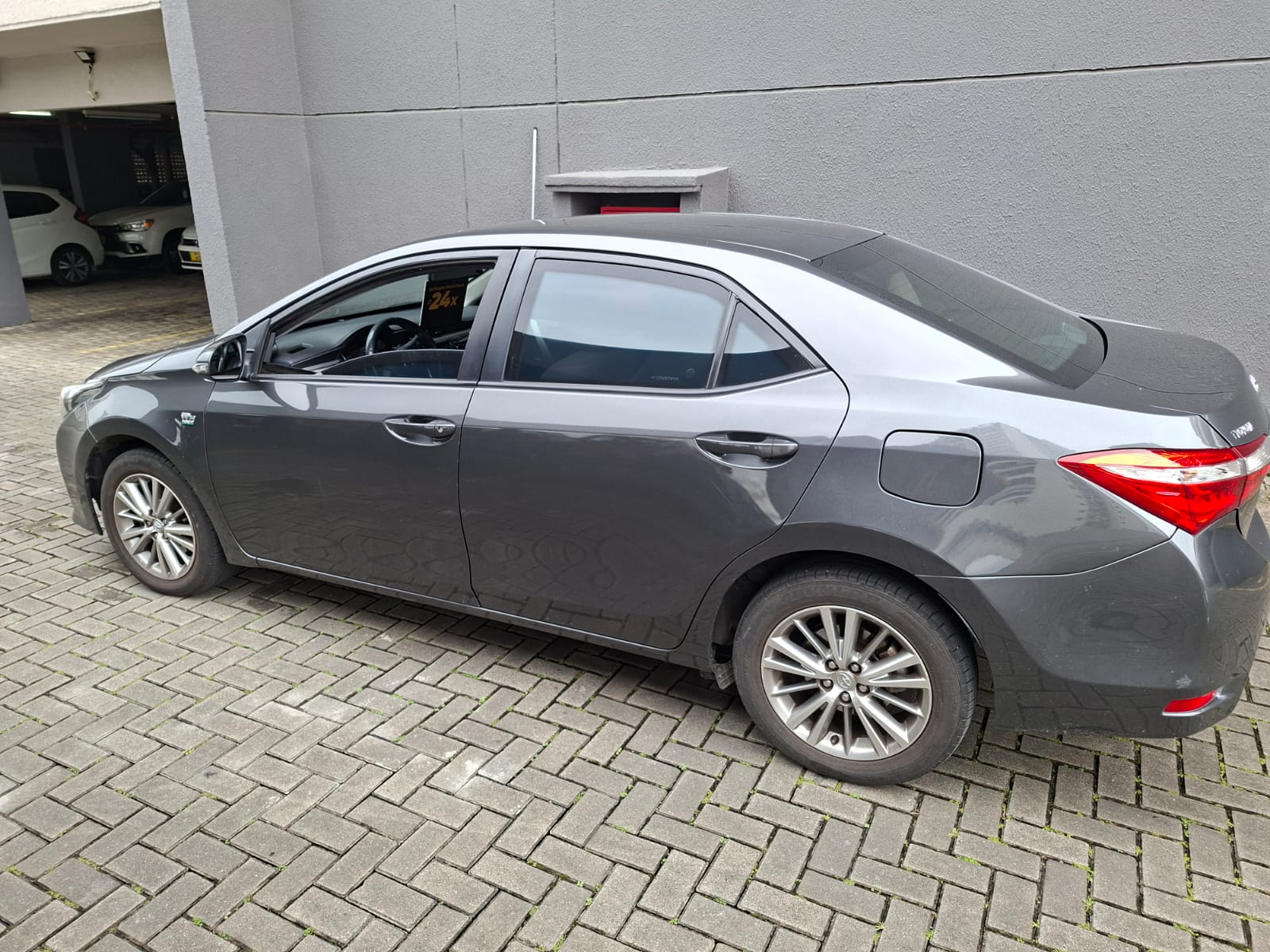 TOYOTA COROLLA