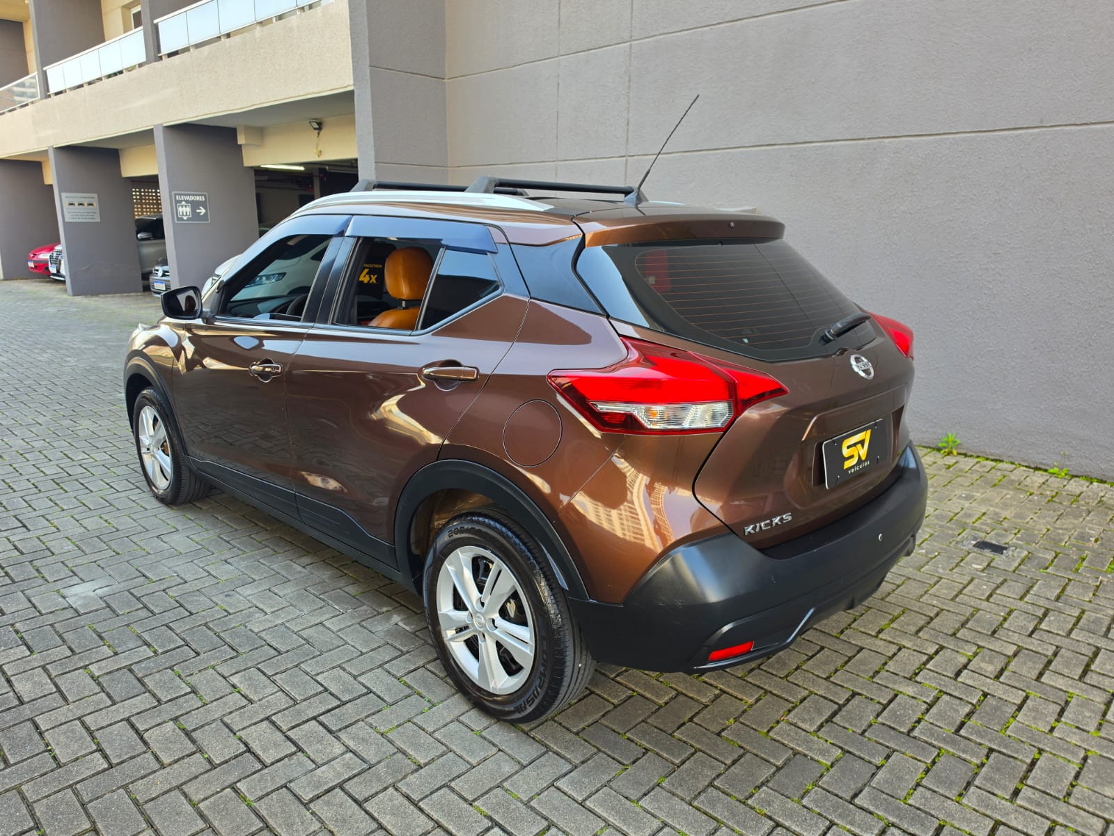NISSAN KICKS