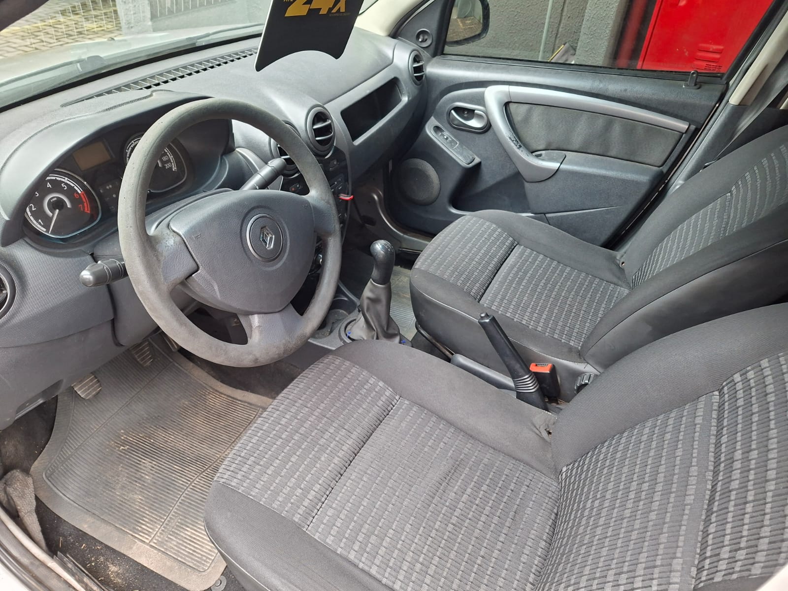 RENAULT SANDERO