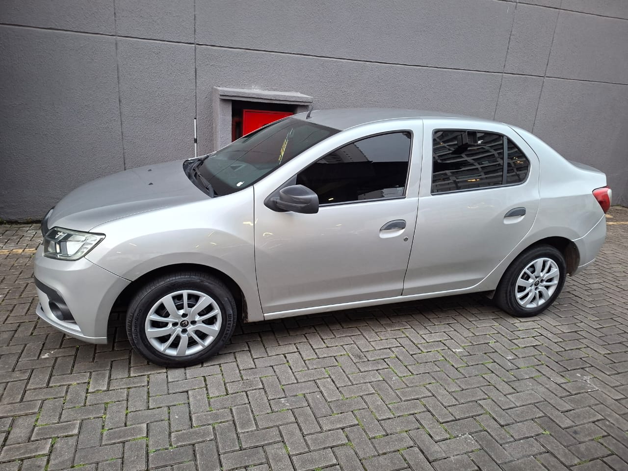 RENAULT LOGAN