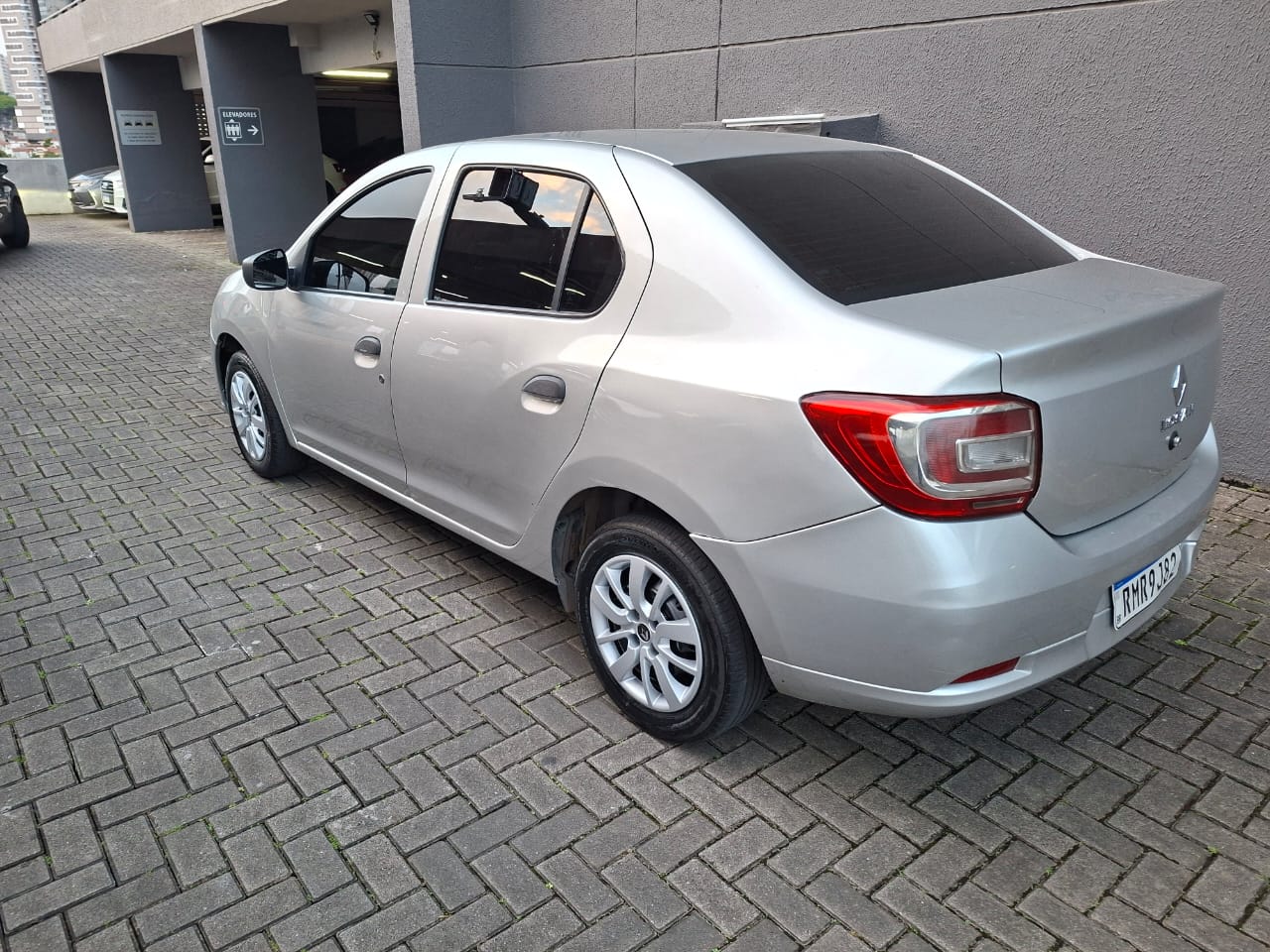 RENAULT LOGAN