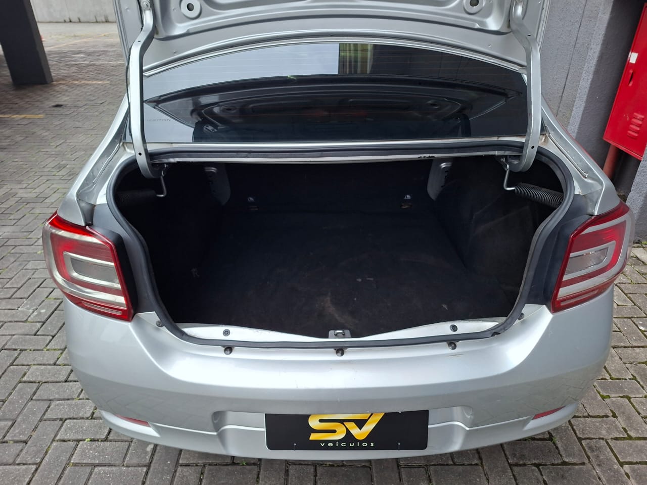 RENAULT LOGAN