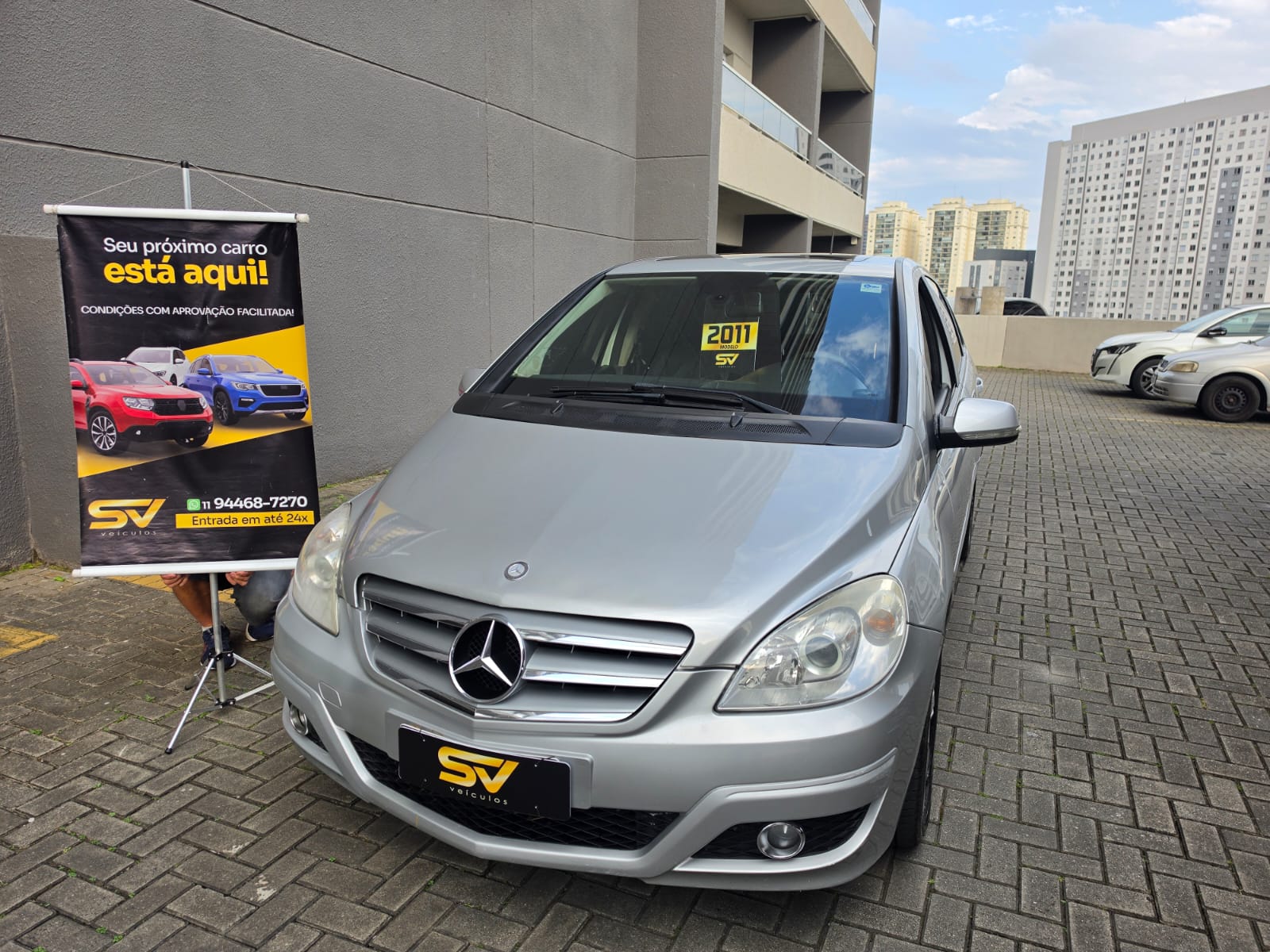 MERCEDES-BENZ B 180