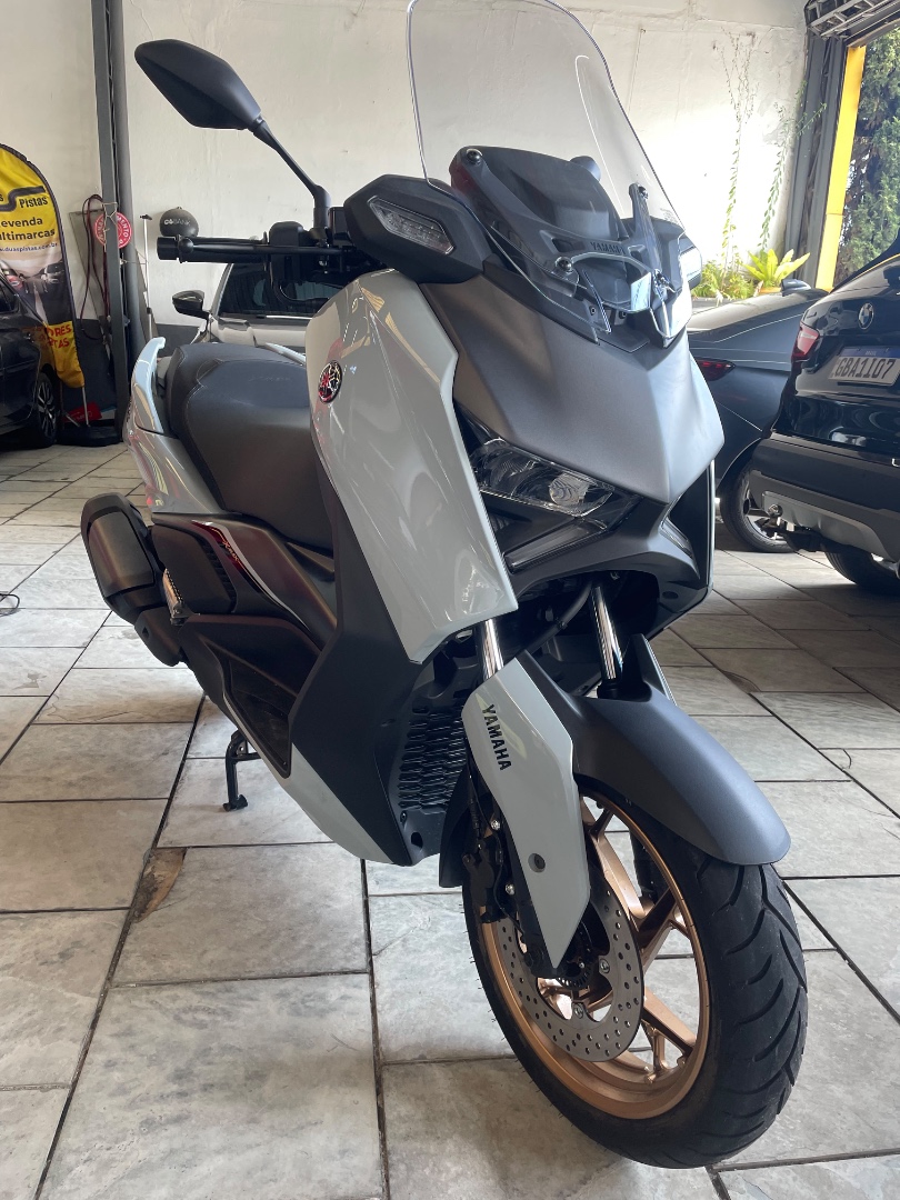 YAMAHA XMAX 300 CONNECTED ABS