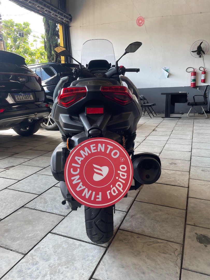 YAMAHA XMAX 300 CONNECTED ABS