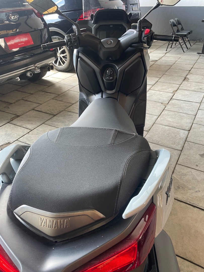 YAMAHA XMAX 300 CONNECTED ABS