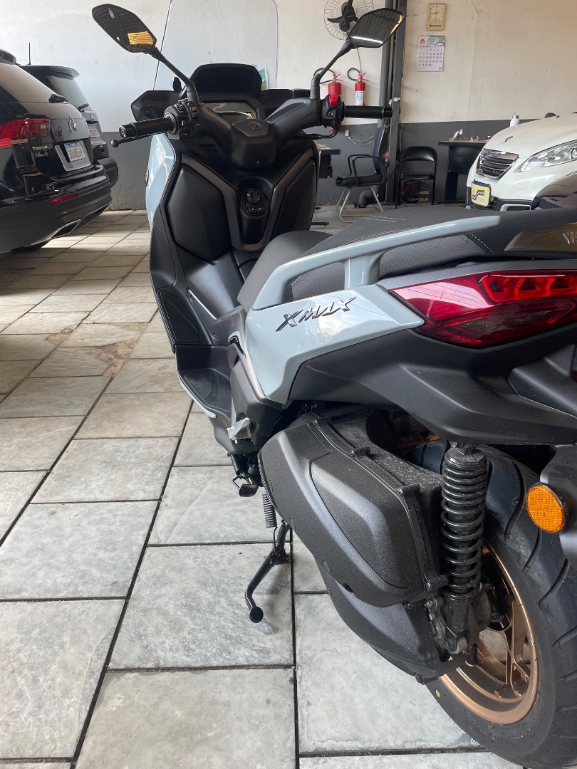 YAMAHA XMAX 300 CONNECTED ABS