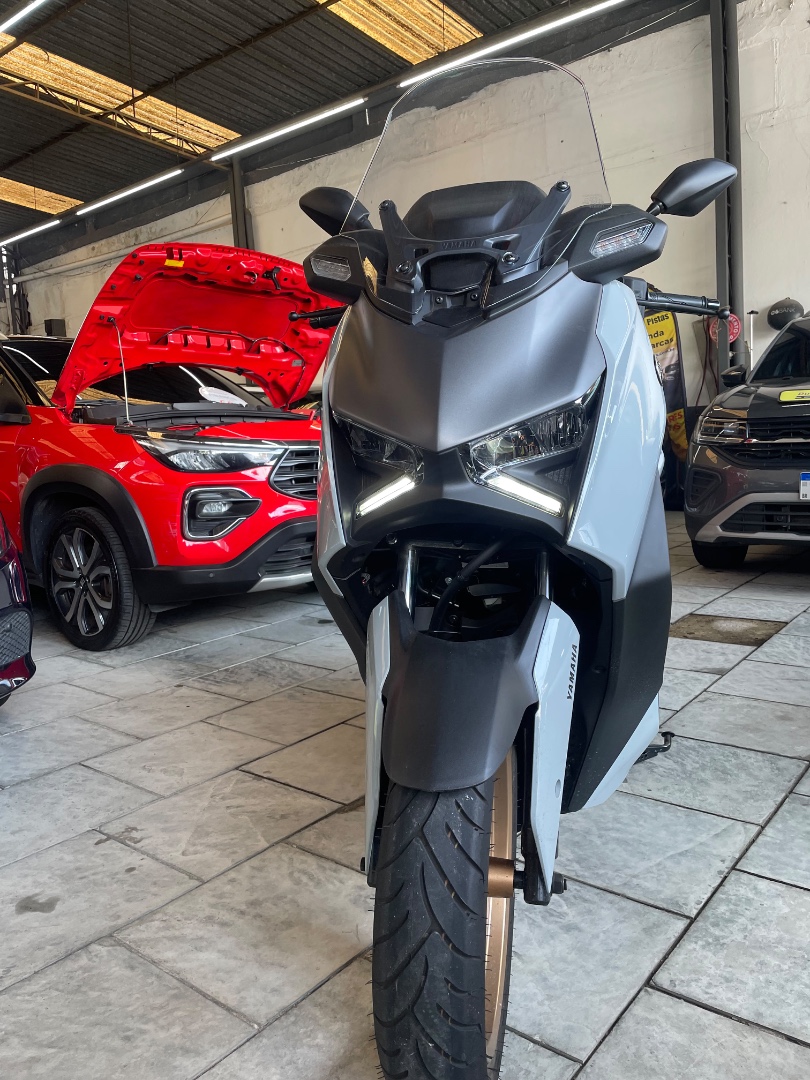 YAMAHA XMAX 300 CONNECTED ABS