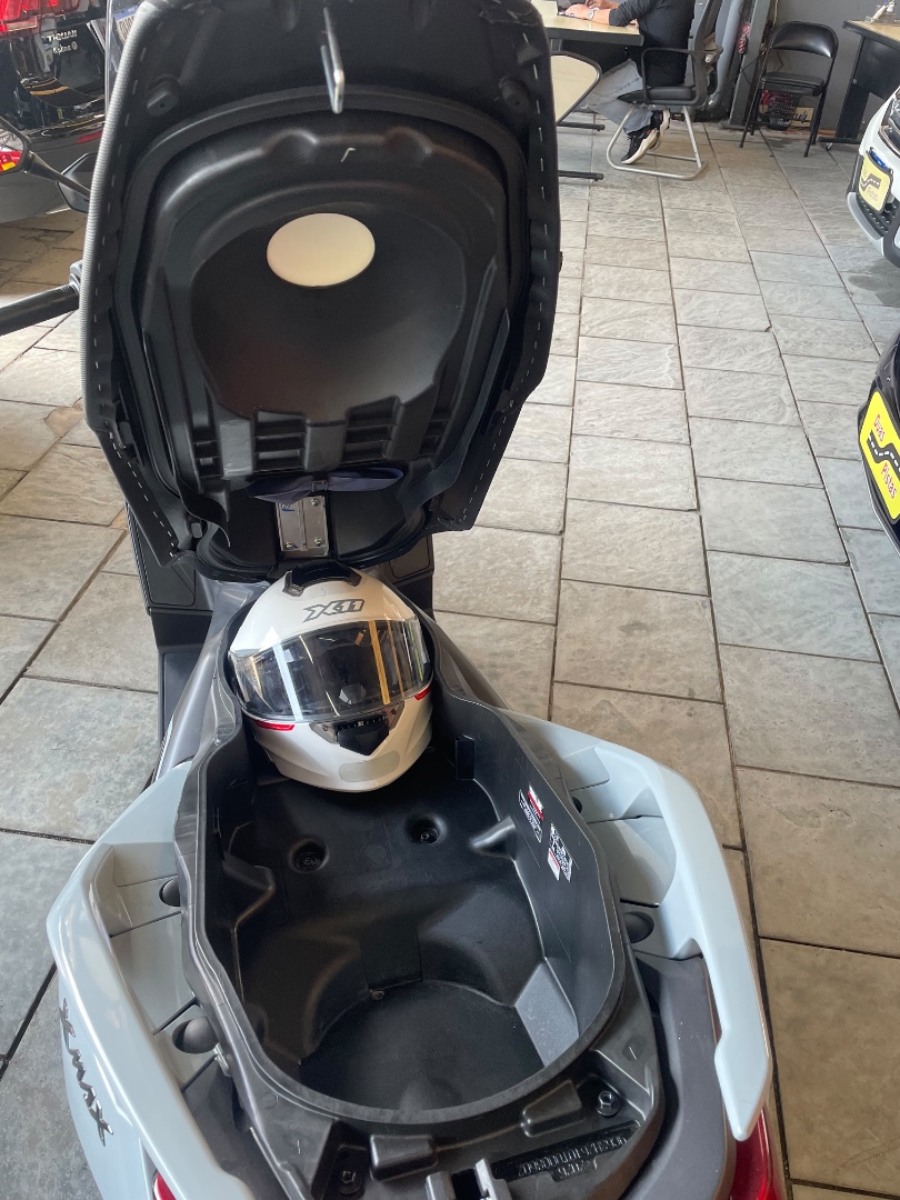 YAMAHA XMAX 300 CONNECTED ABS
