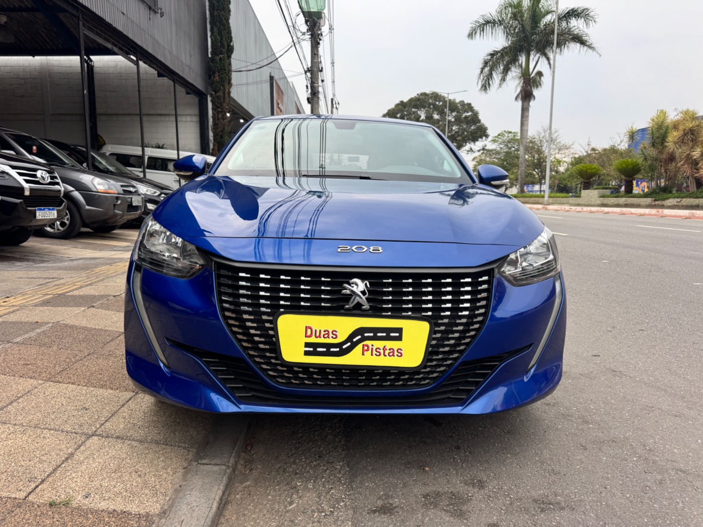 PEUGEOT 208