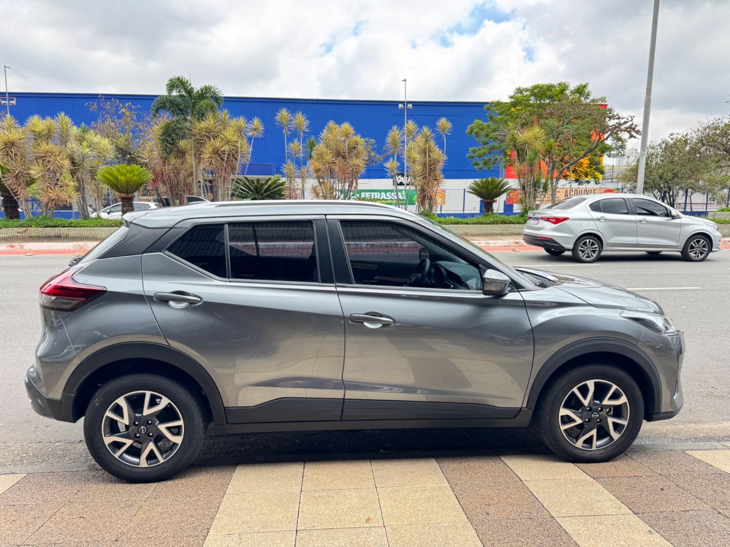 NISSAN KICKS
