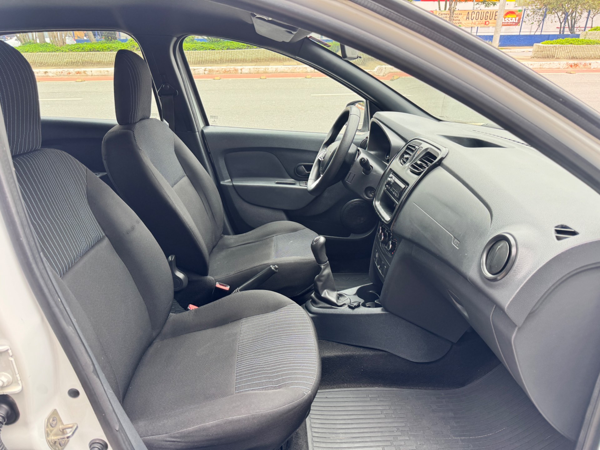RENAULT LOGAN