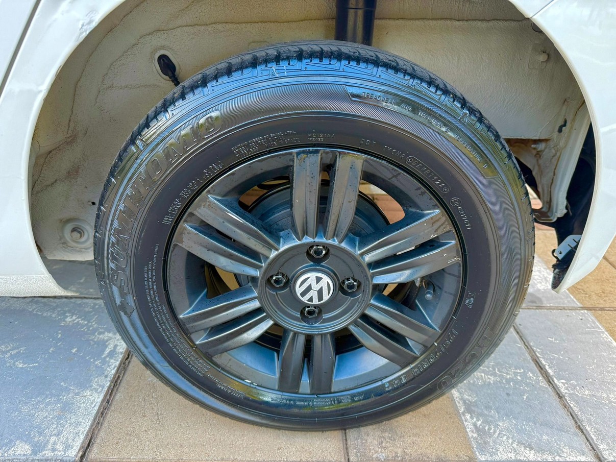 VOLKSWAGEN UP