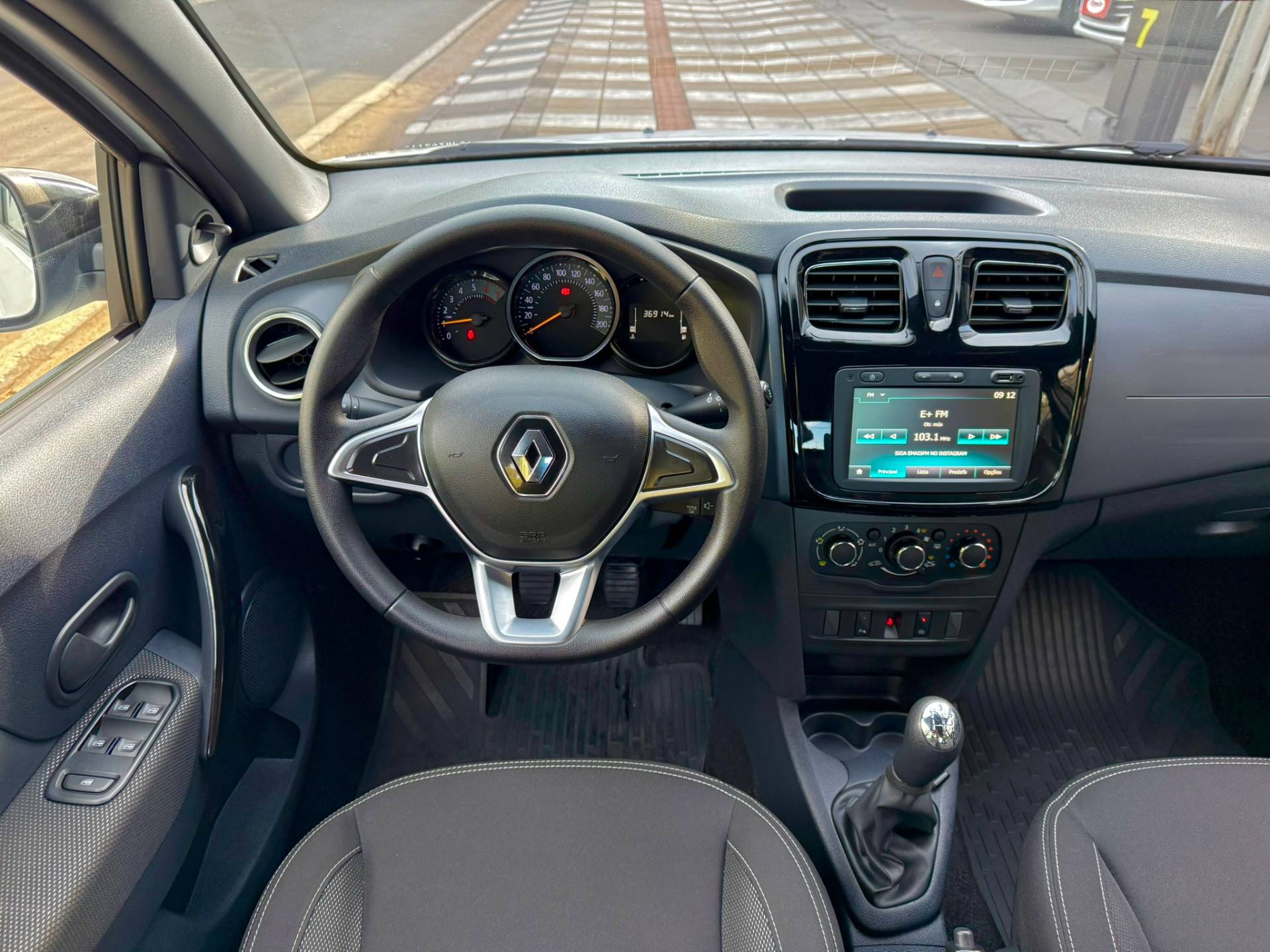 RENAULT LOGAN