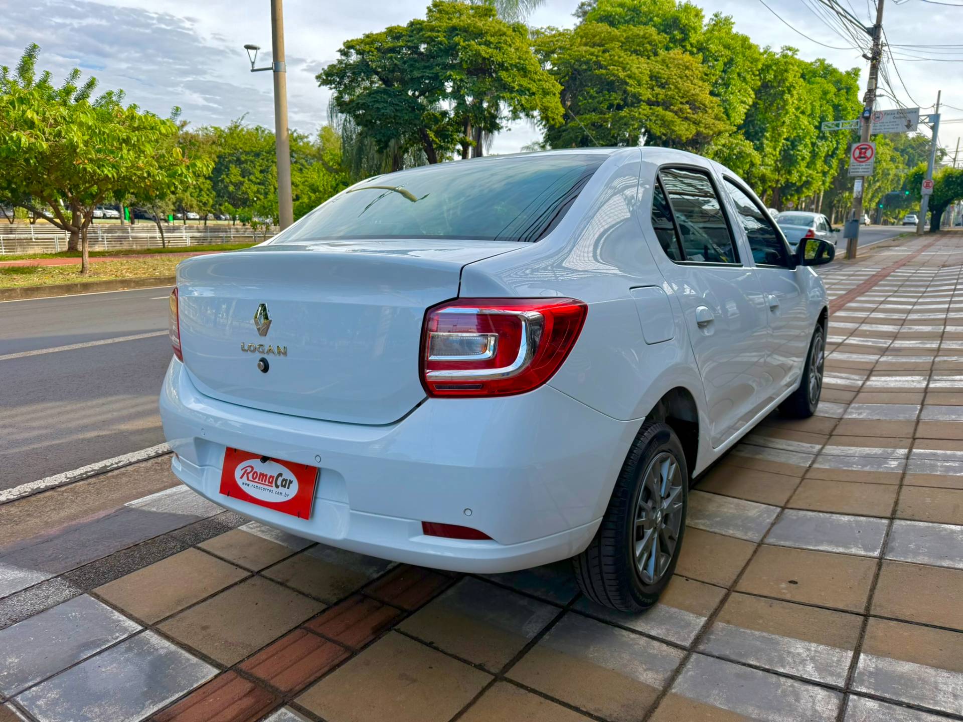 RENAULT LOGAN