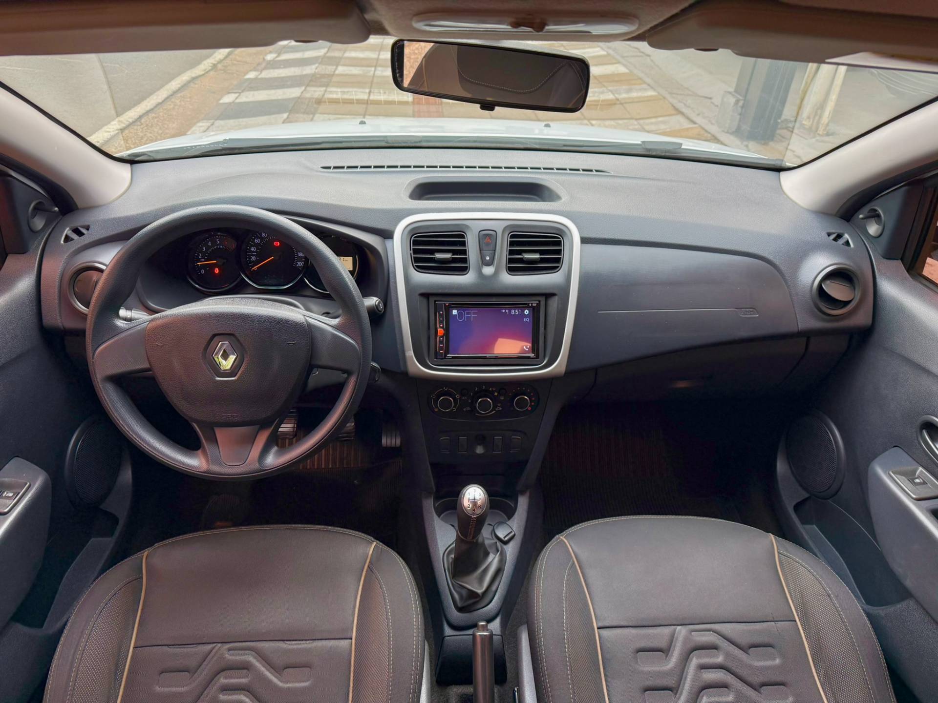 RENAULT SANDERO